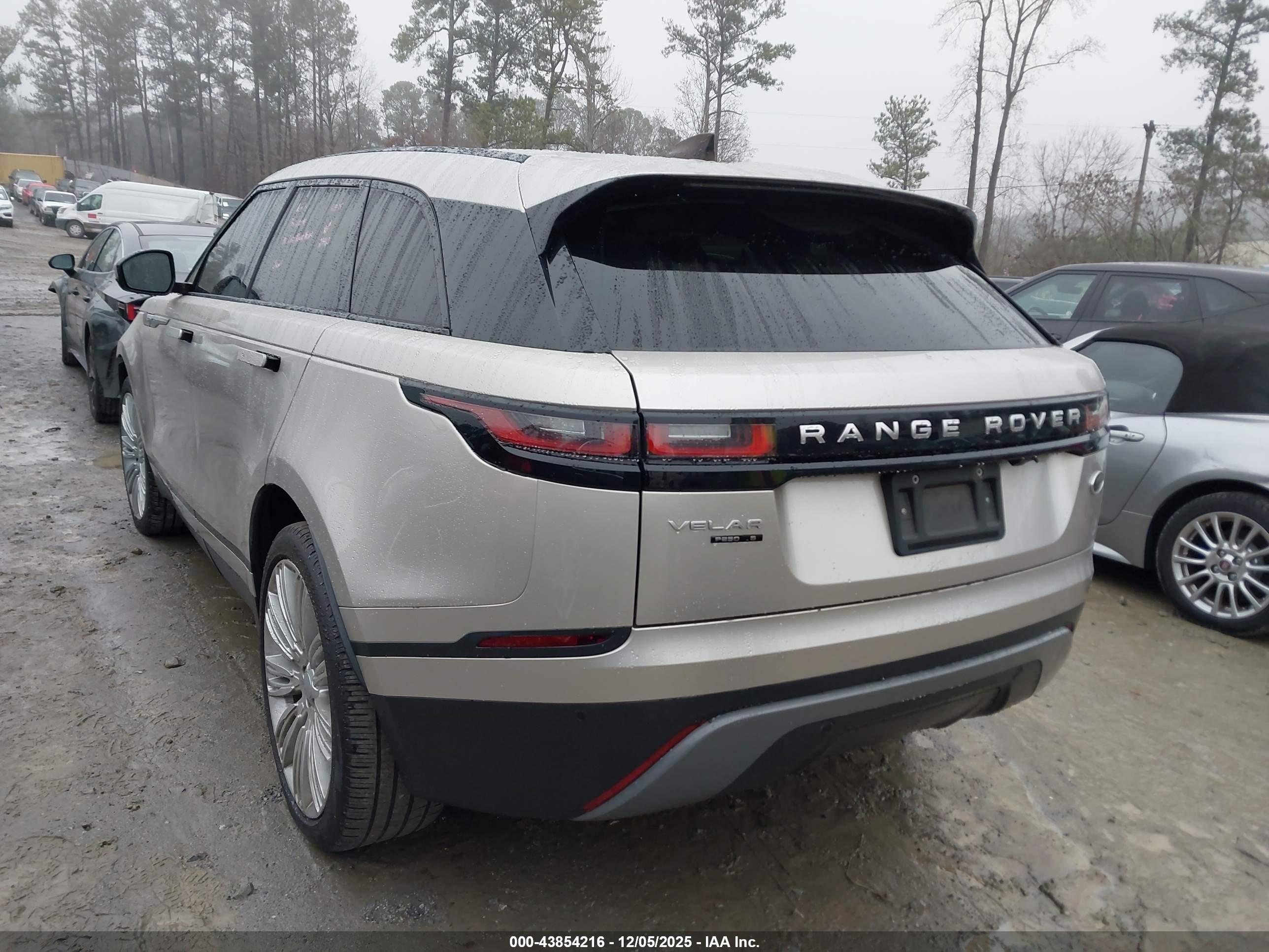 LAND ROVER image 3