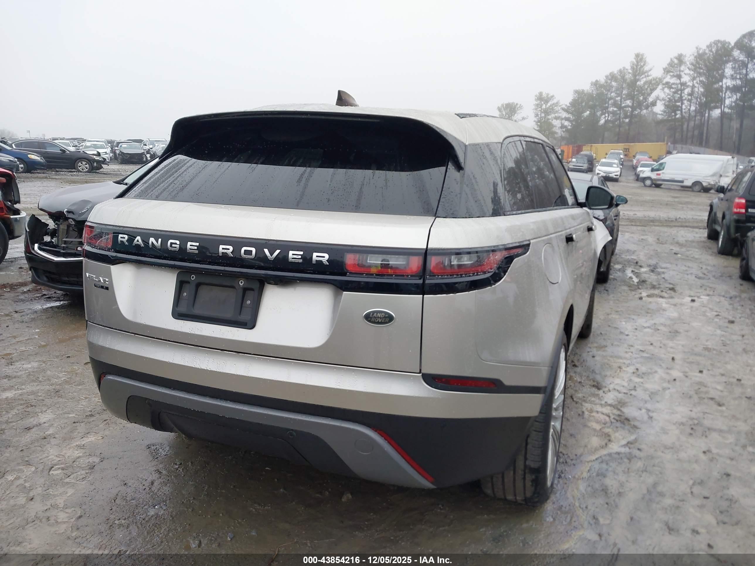 LAND ROVER image 4