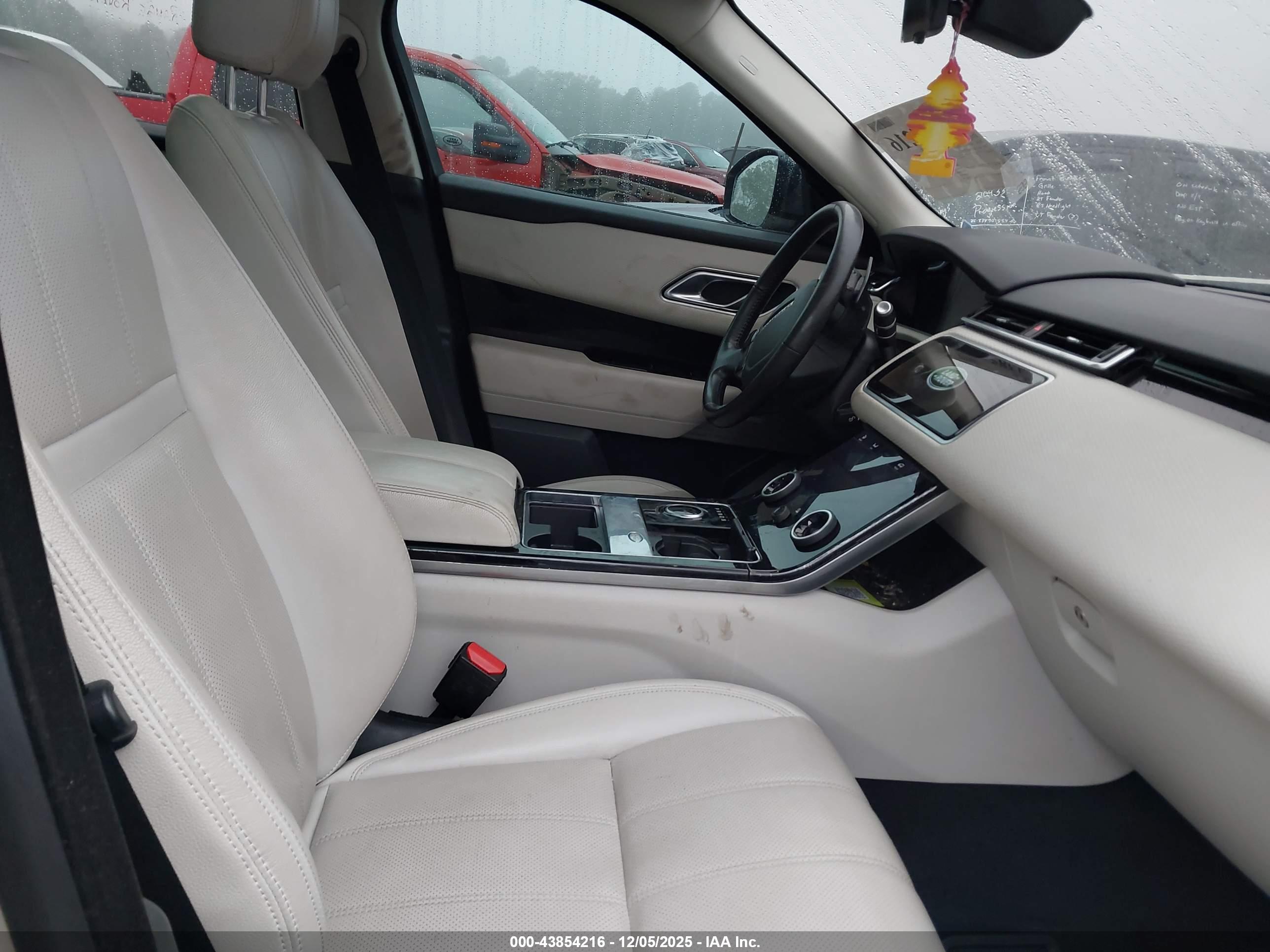 LAND ROVER image 5
