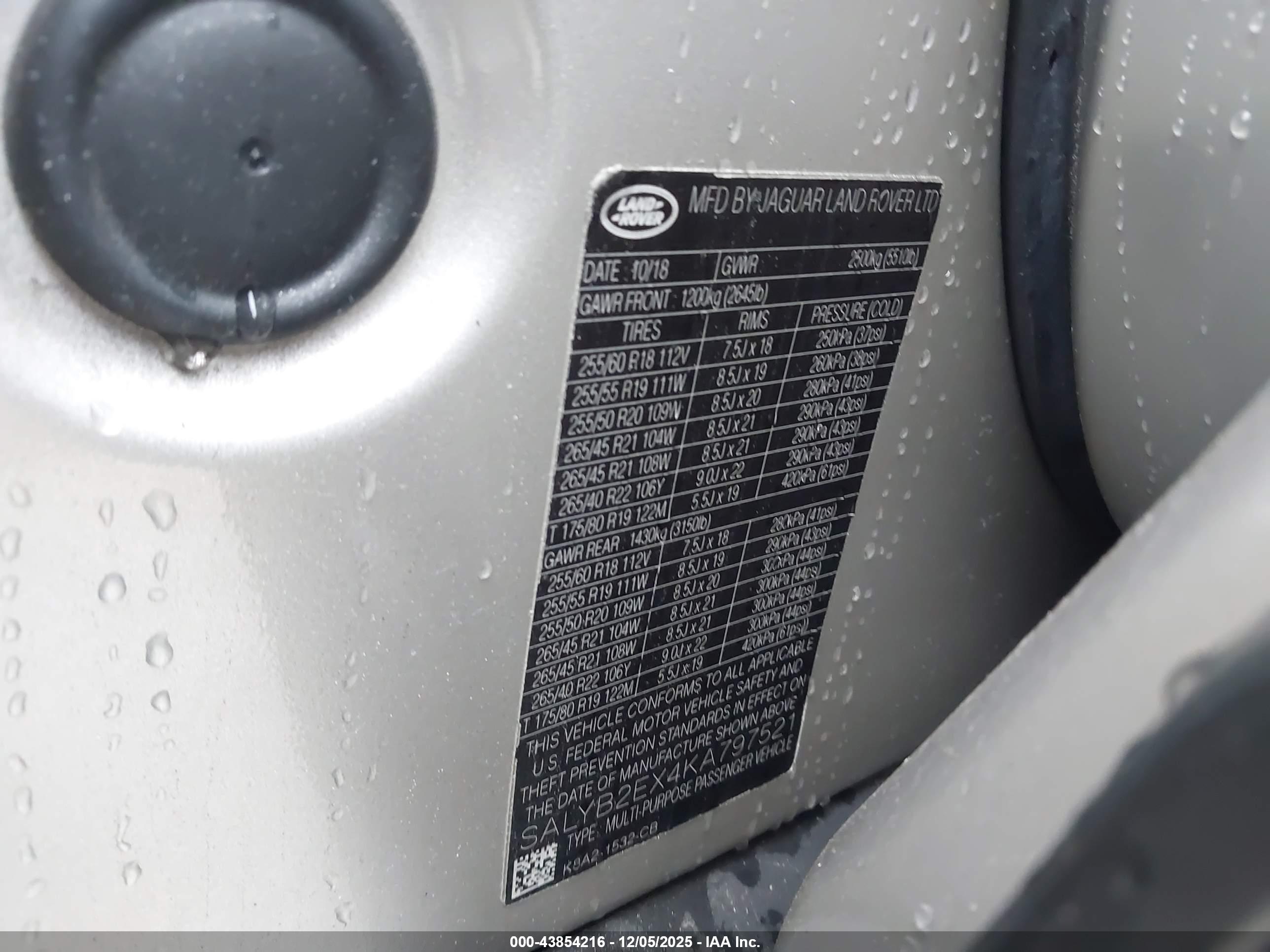 LAND ROVER image 9