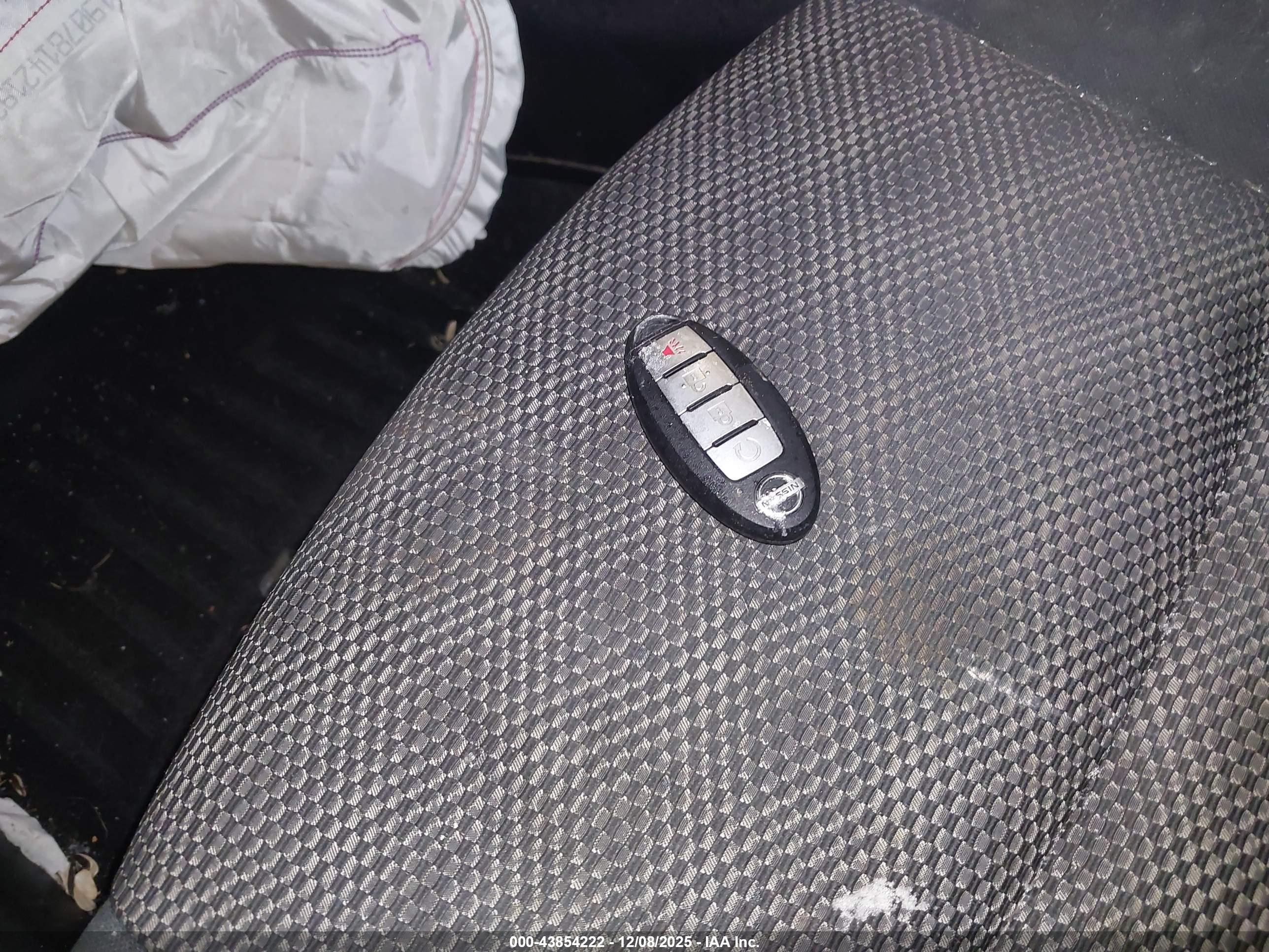 NISSAN ROGUE image 11