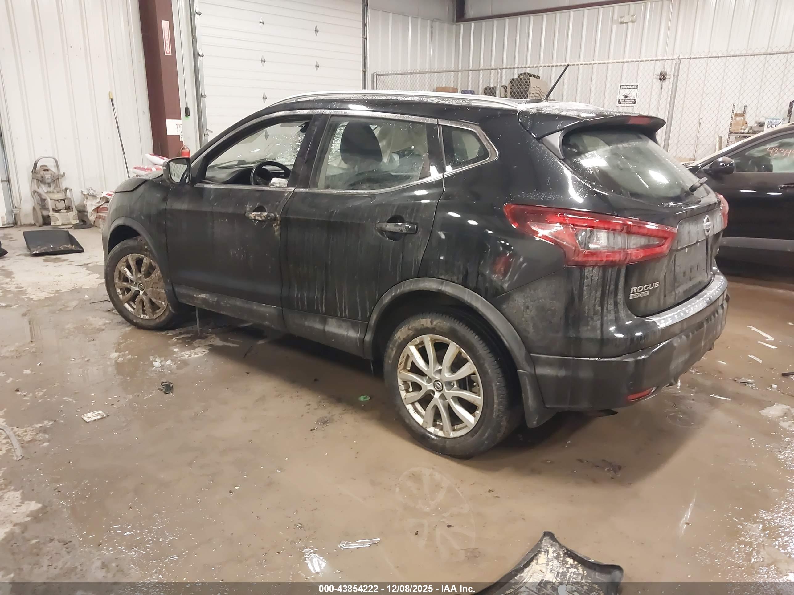 NISSAN ROGUE image 3