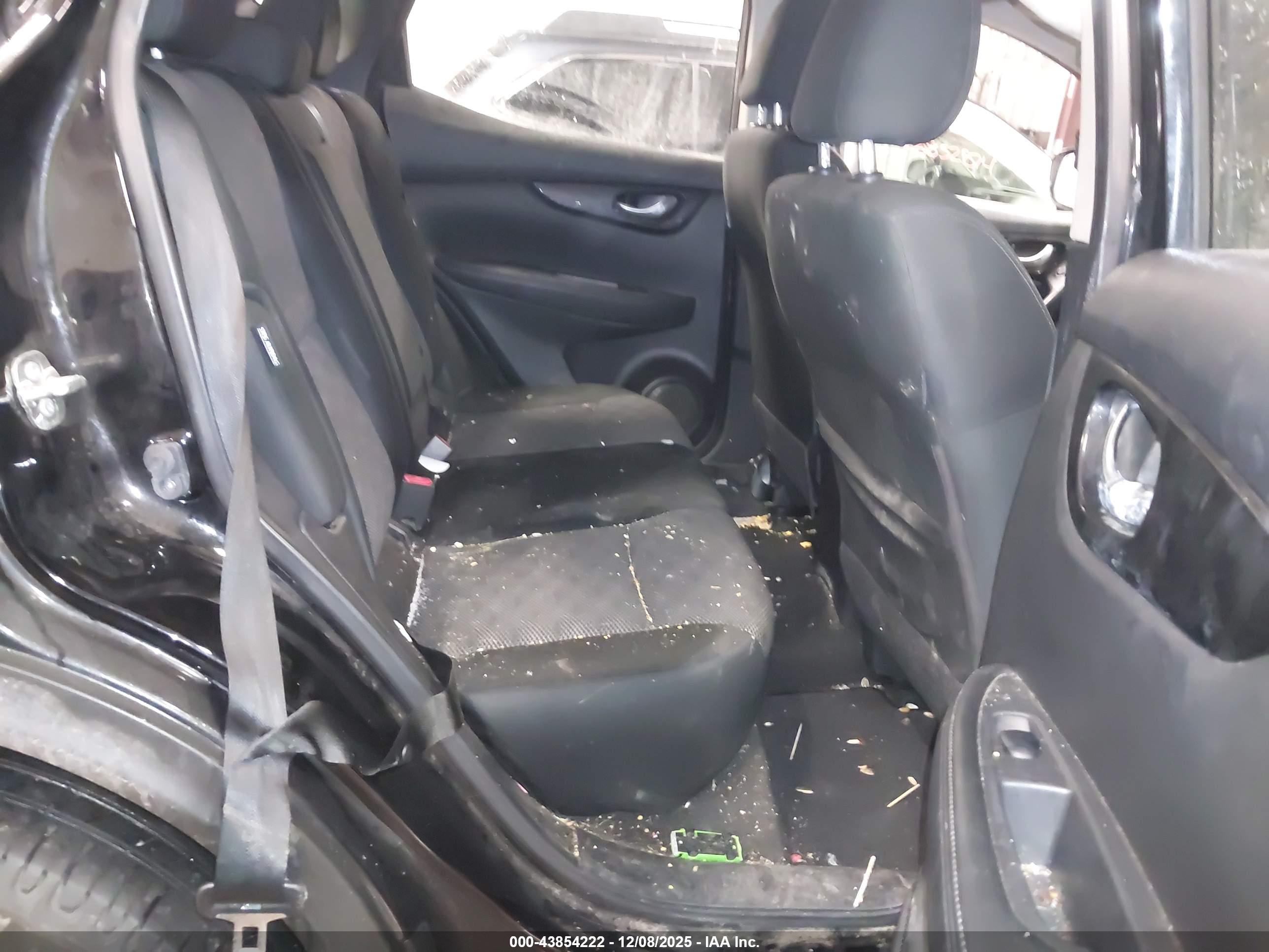NISSAN ROGUE image 8