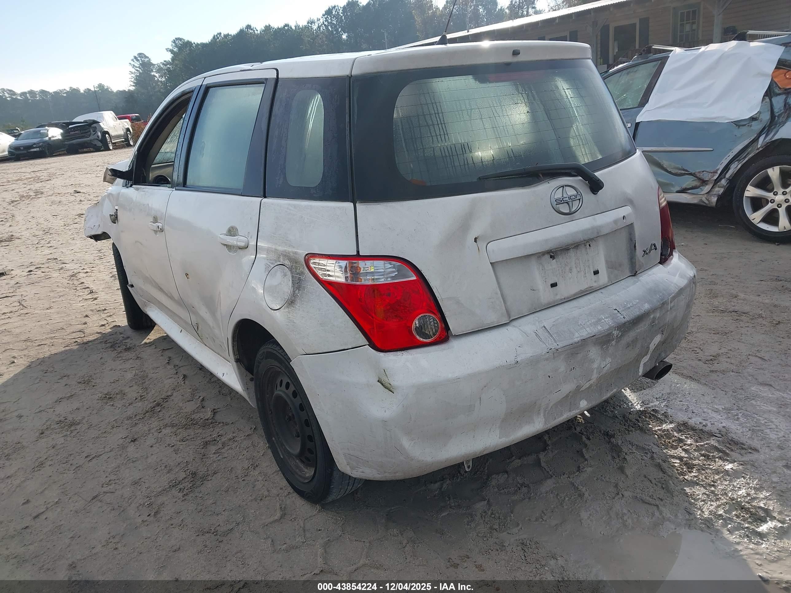 SCION XA image 3