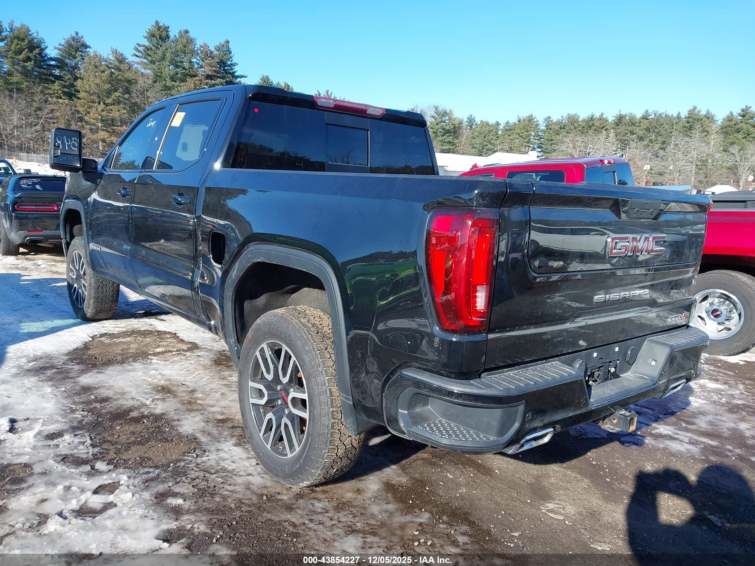 GMC SIERRA image 3