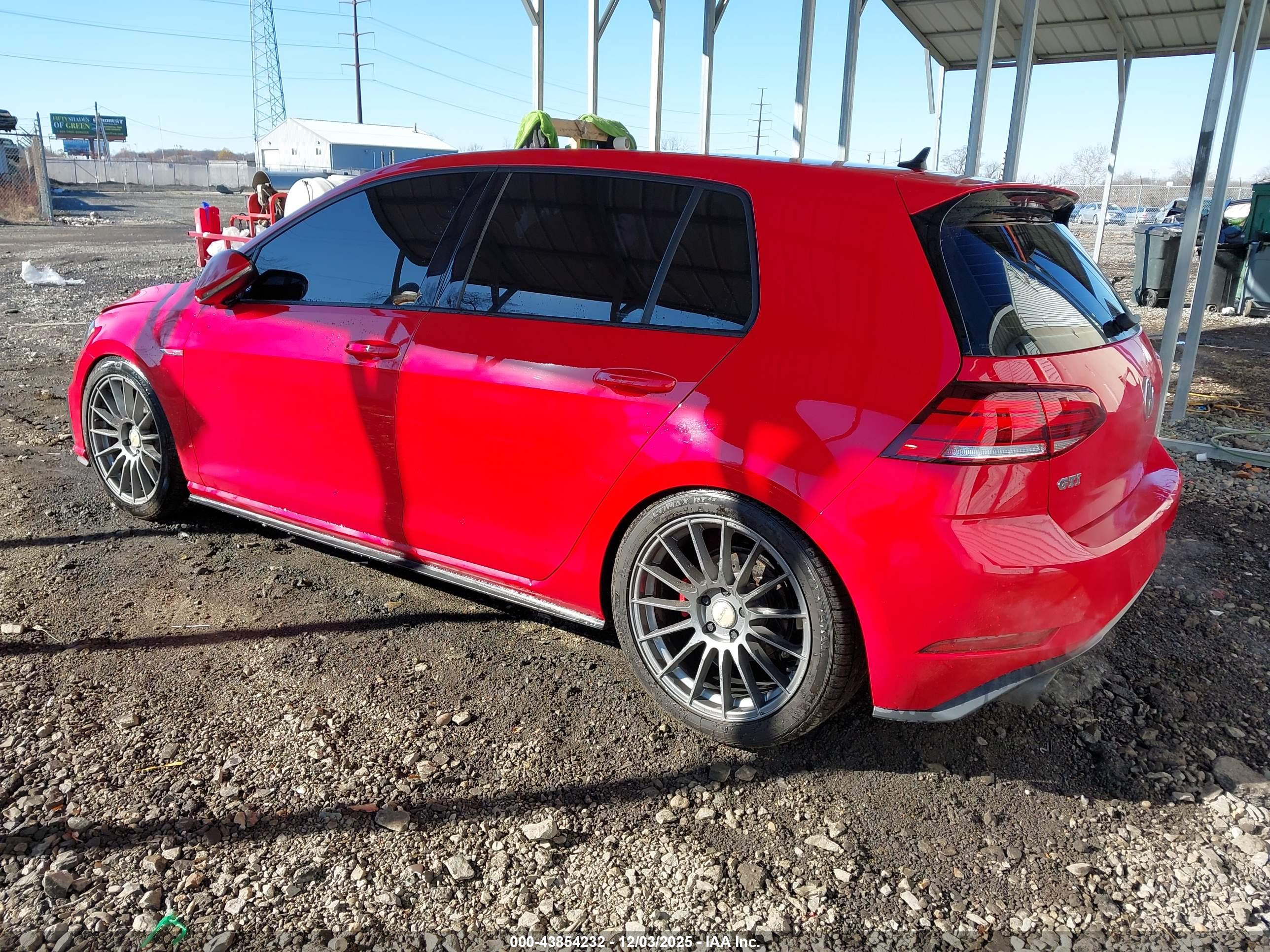 VOLKSWAGEN GOLF image 3