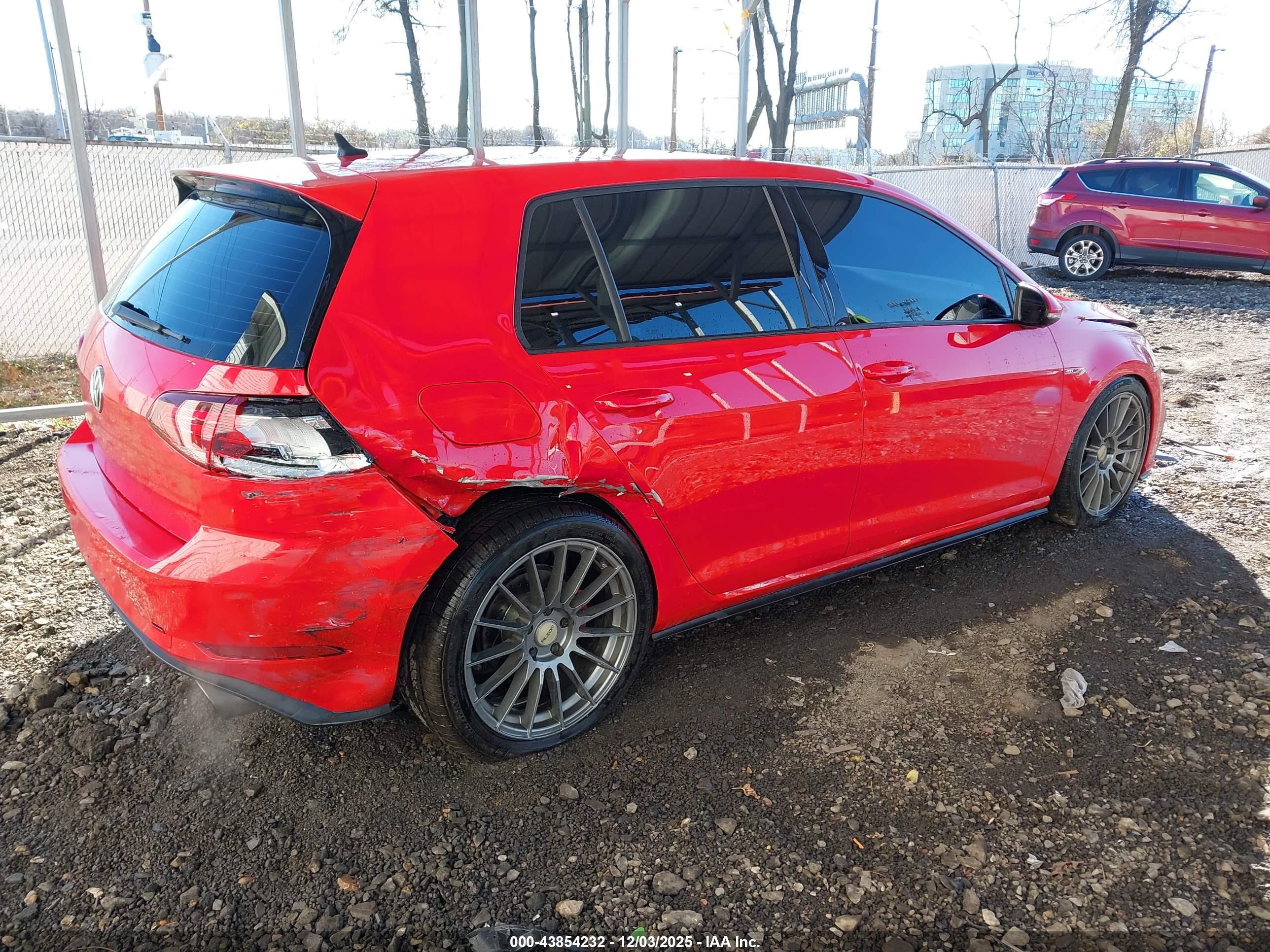 VOLKSWAGEN GOLF image 4