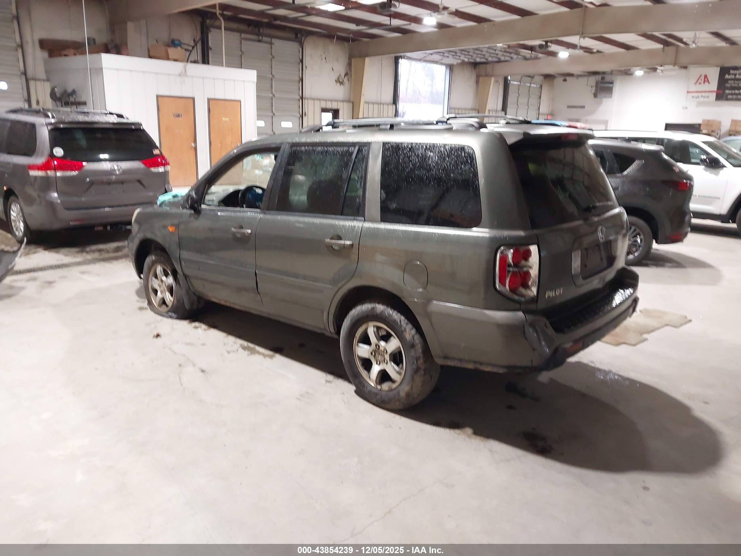 HONDA PILOT image 3