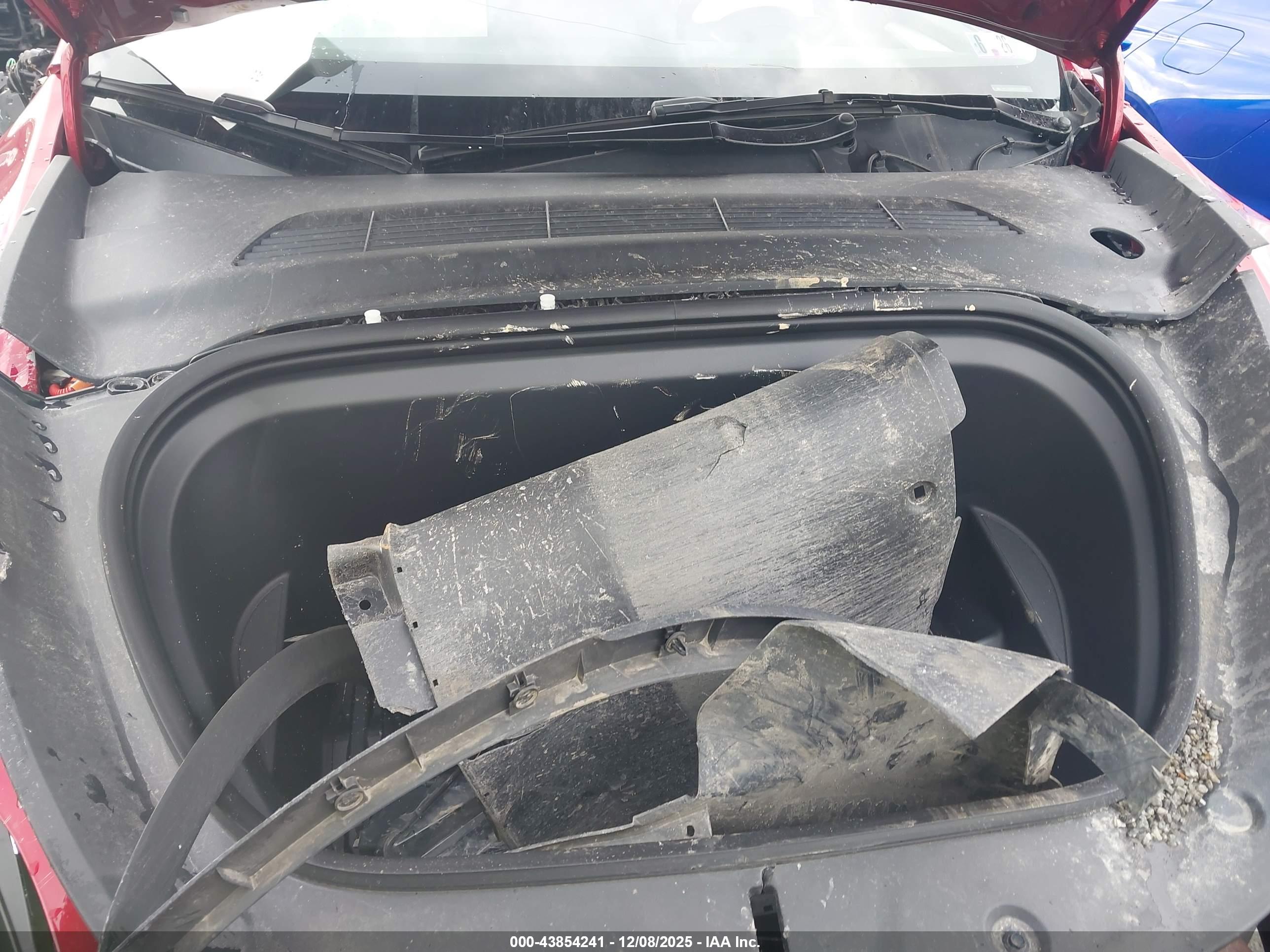 TESLA MODEL image 10