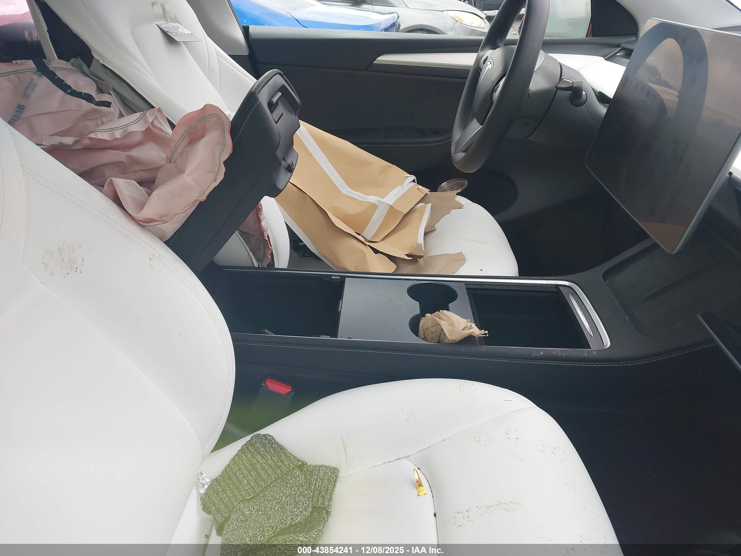 TESLA MODEL image 5
