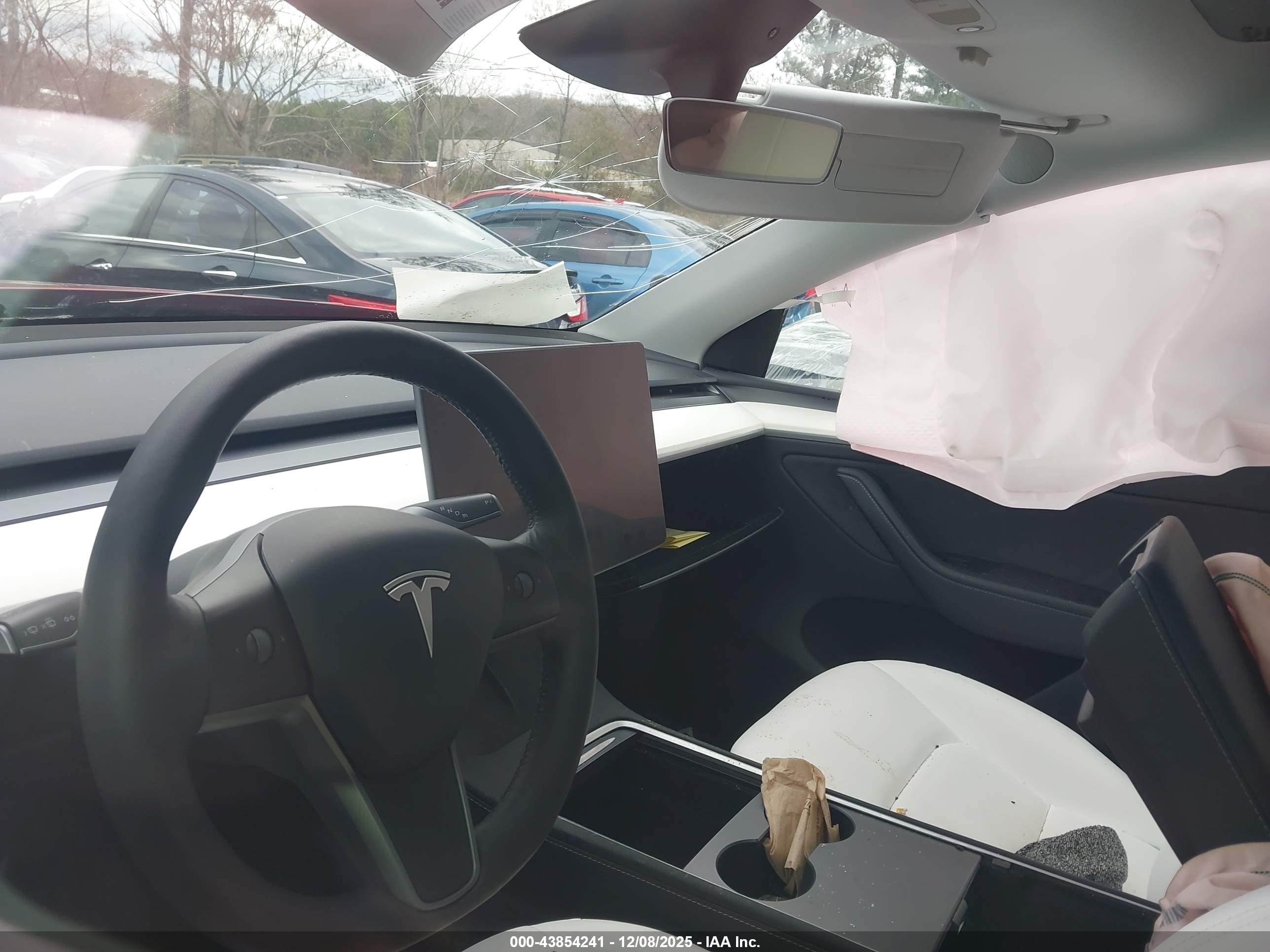 TESLA MODEL image 7