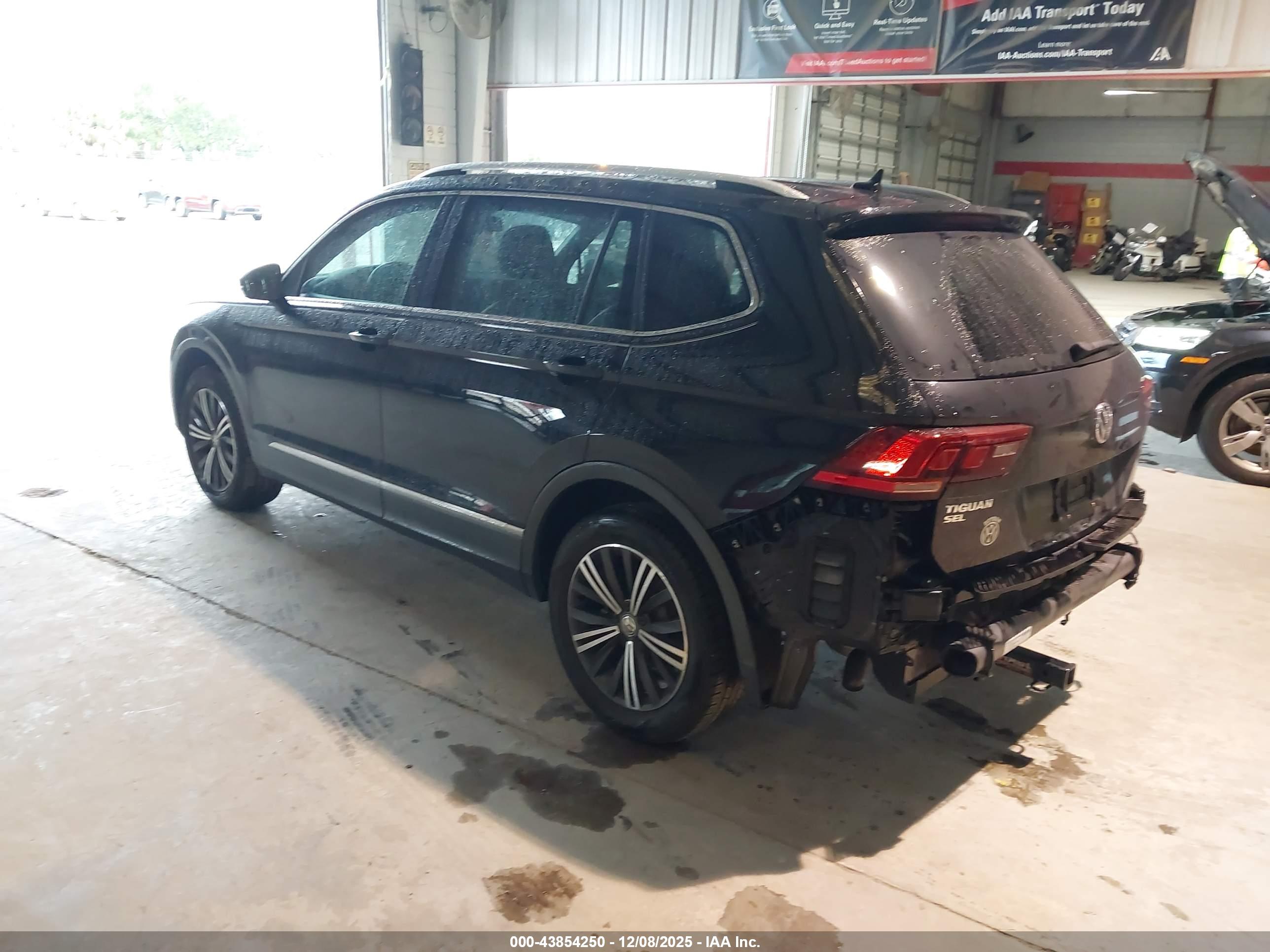 VOLKSWAGEN TIGUAN image 3