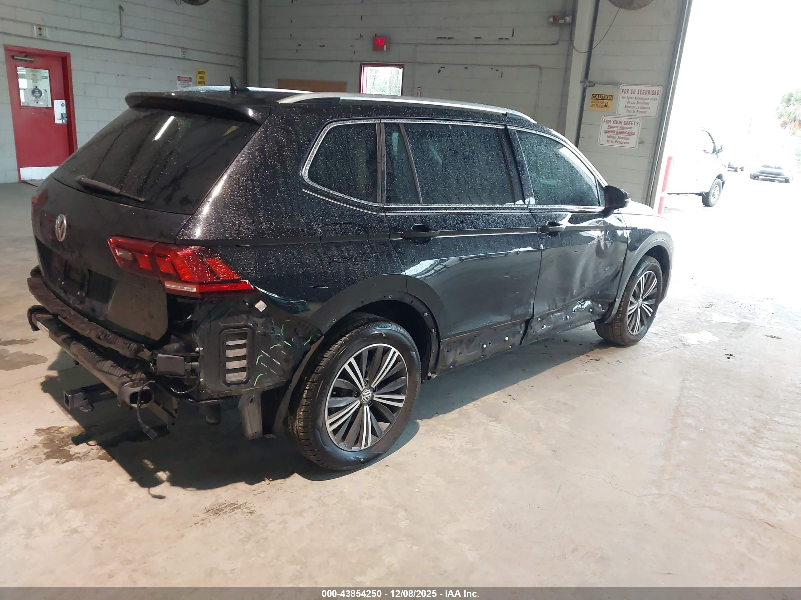 VOLKSWAGEN TIGUAN image 4