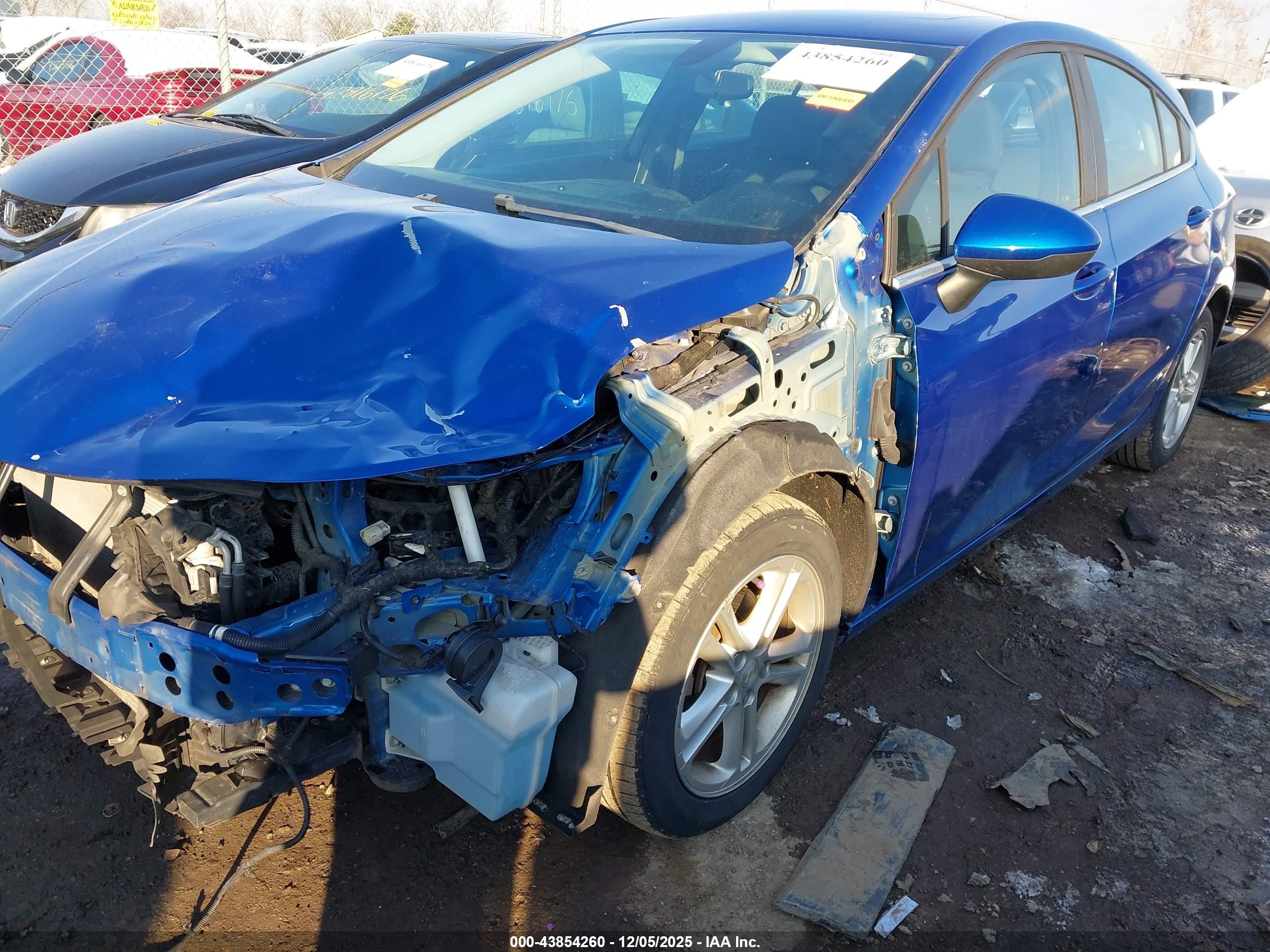 CHEVROLET CRUZE image 6
