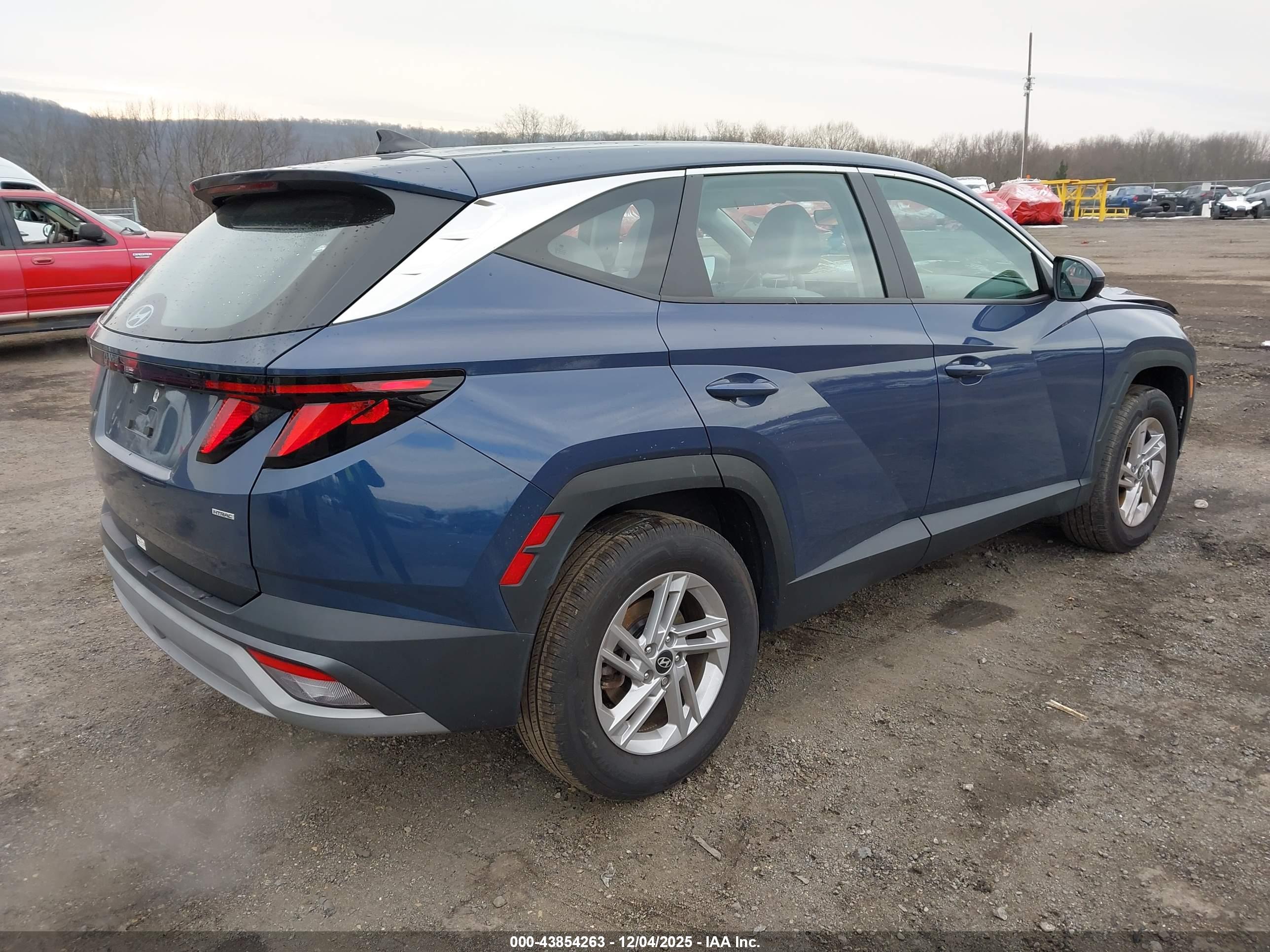 HYUNDAI TUCSON image 4