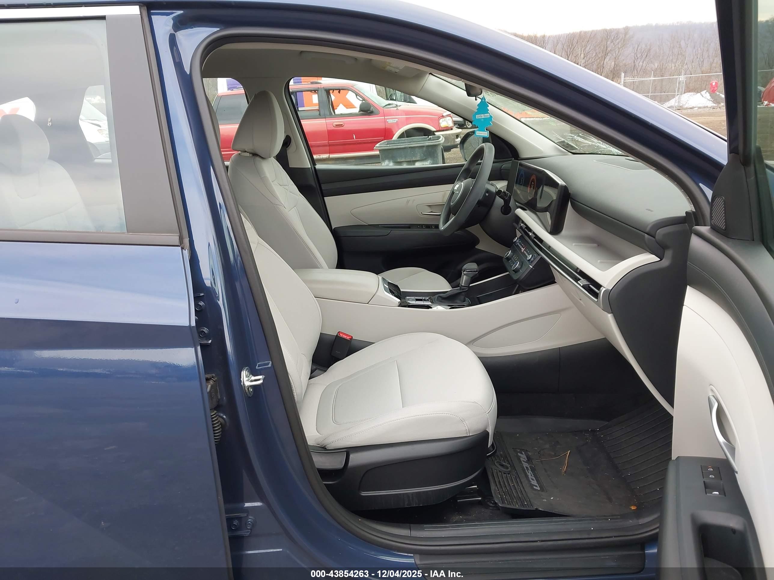 HYUNDAI TUCSON image 5