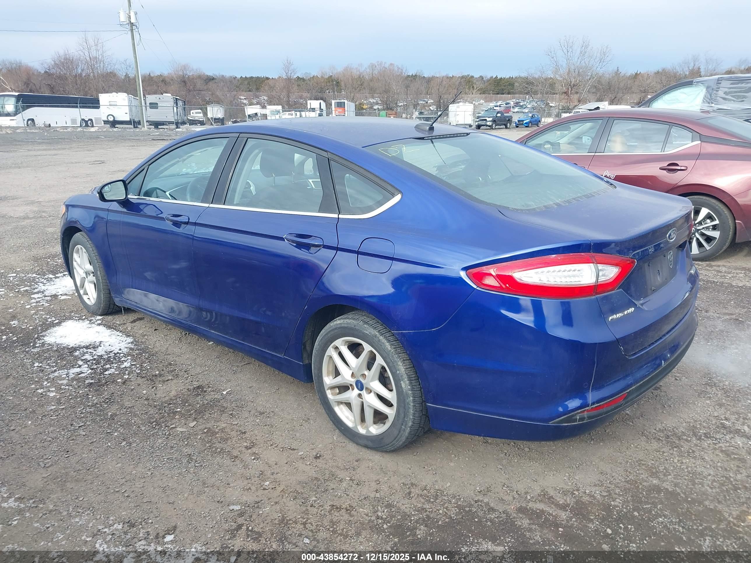 FORD FUSION image 3