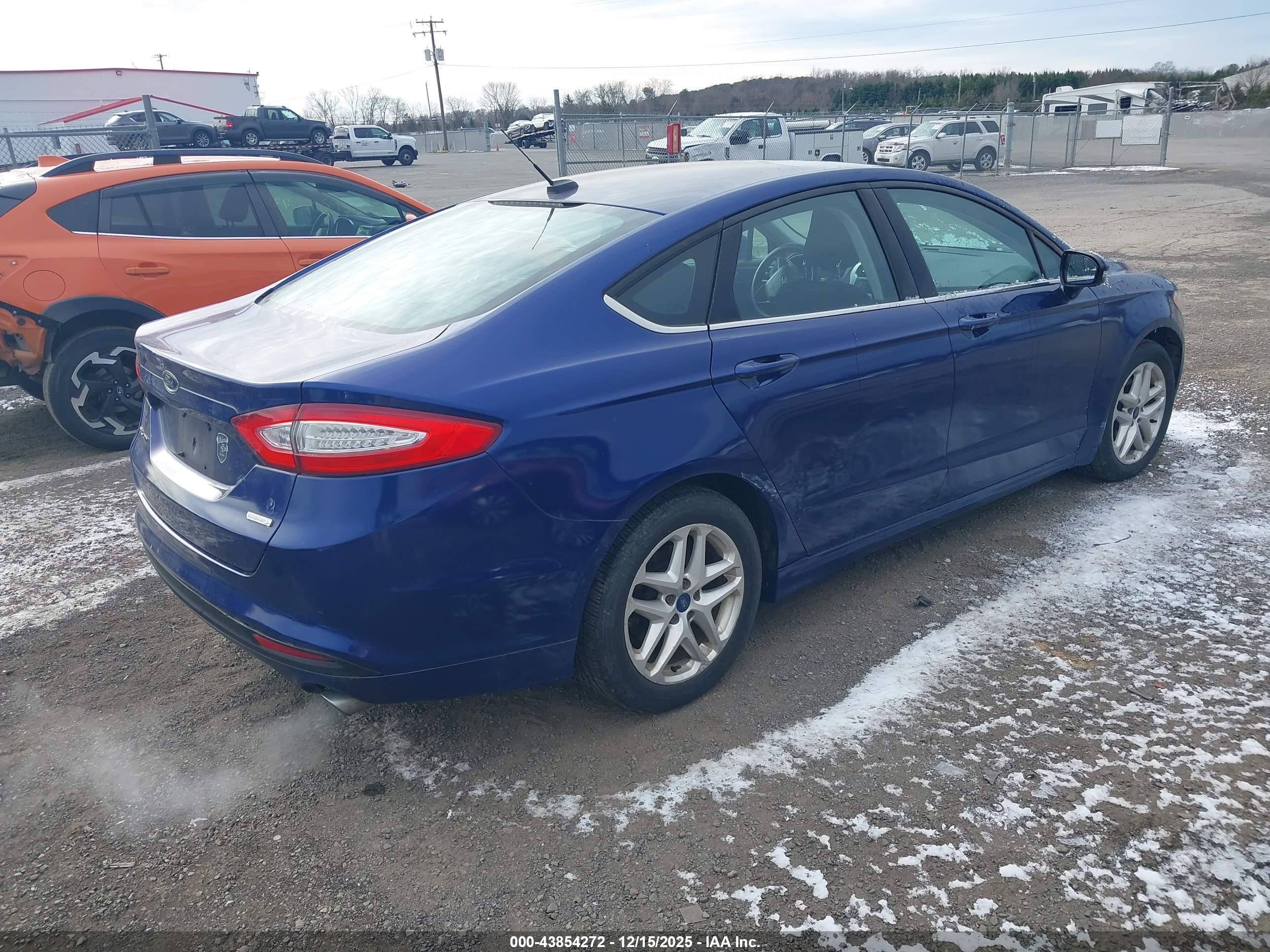 FORD FUSION image 4