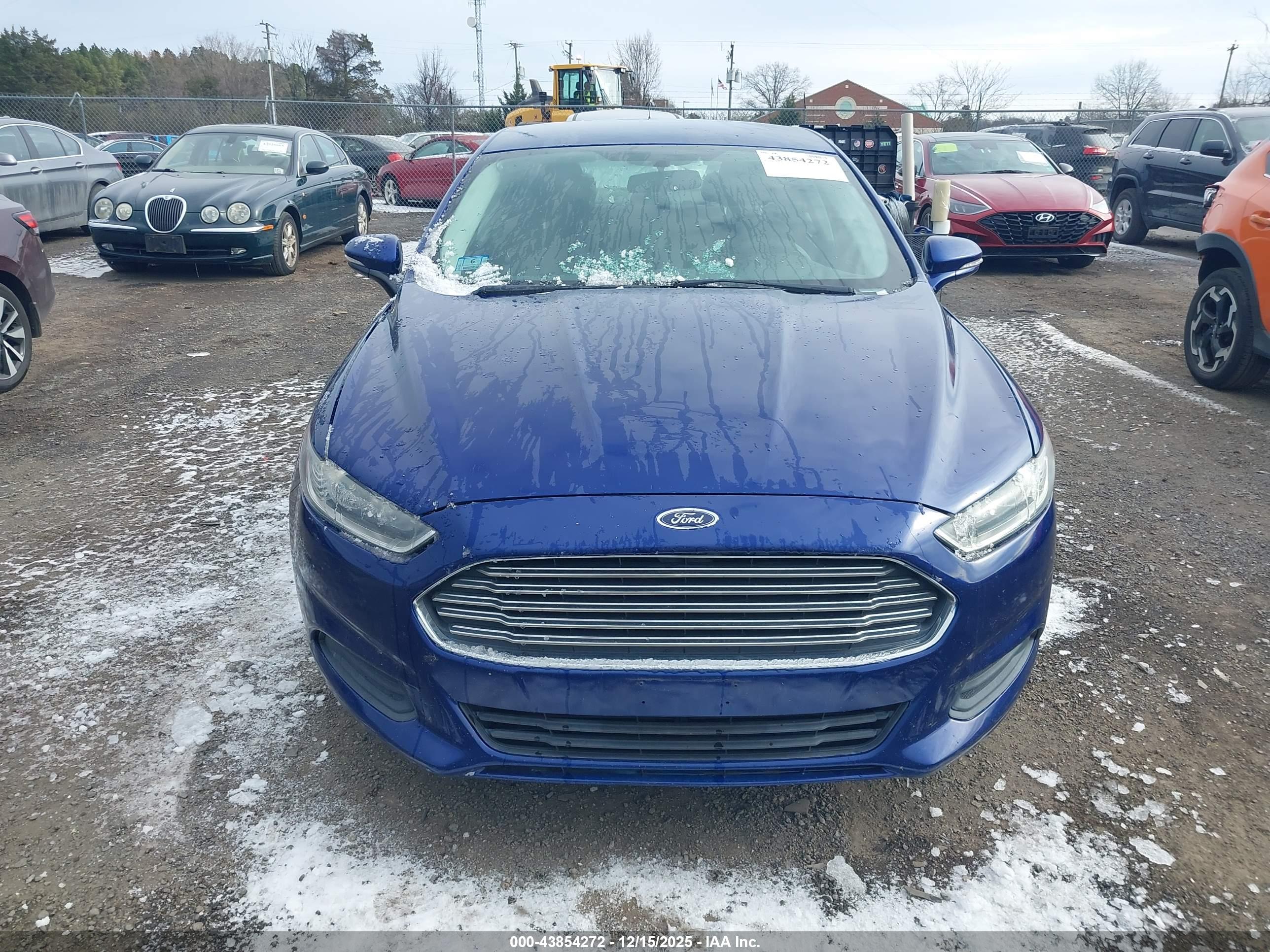 FORD FUSION image 6
