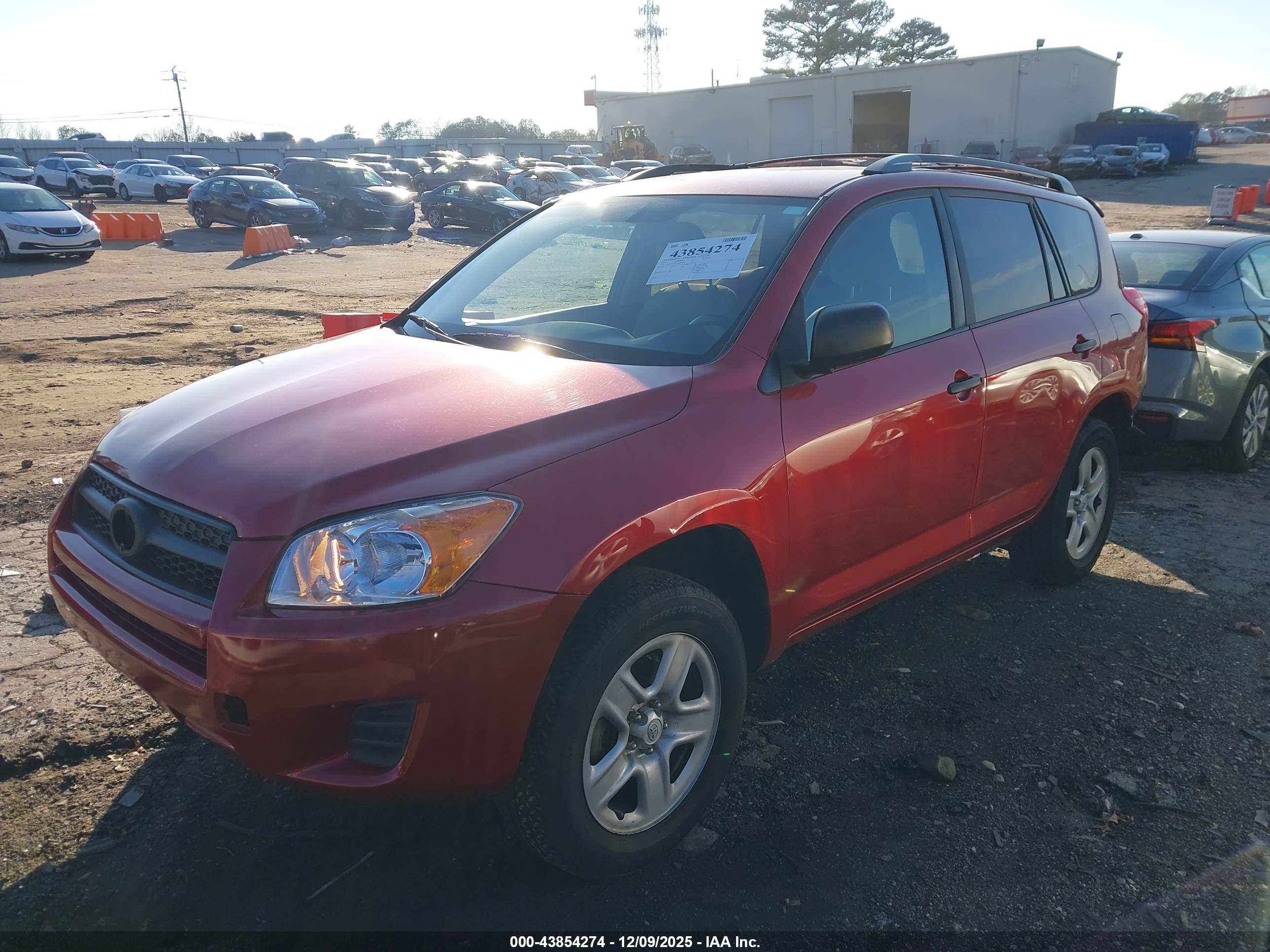TOYOTA RAV4 image 2