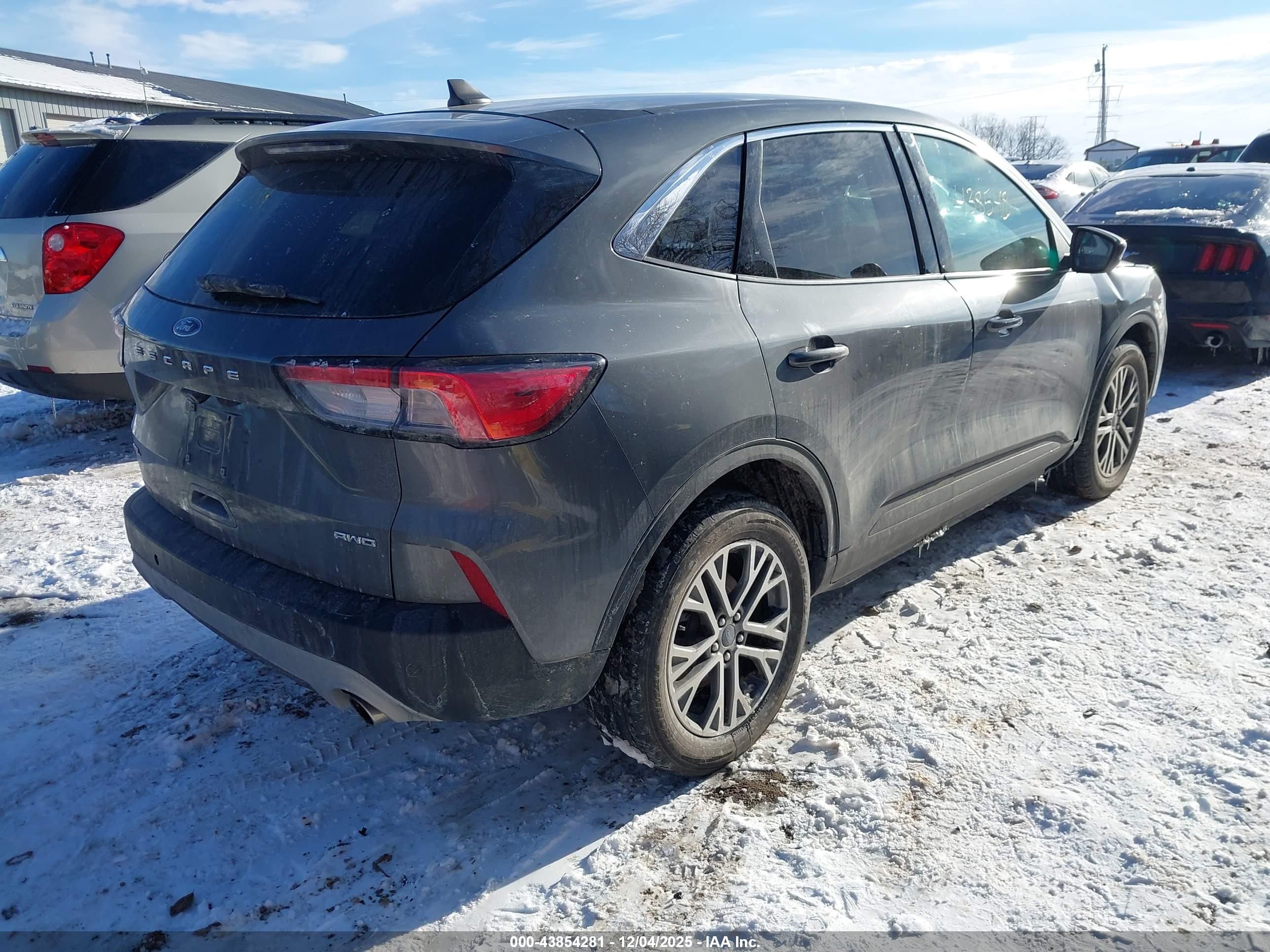 FORD ESCAPE image 4