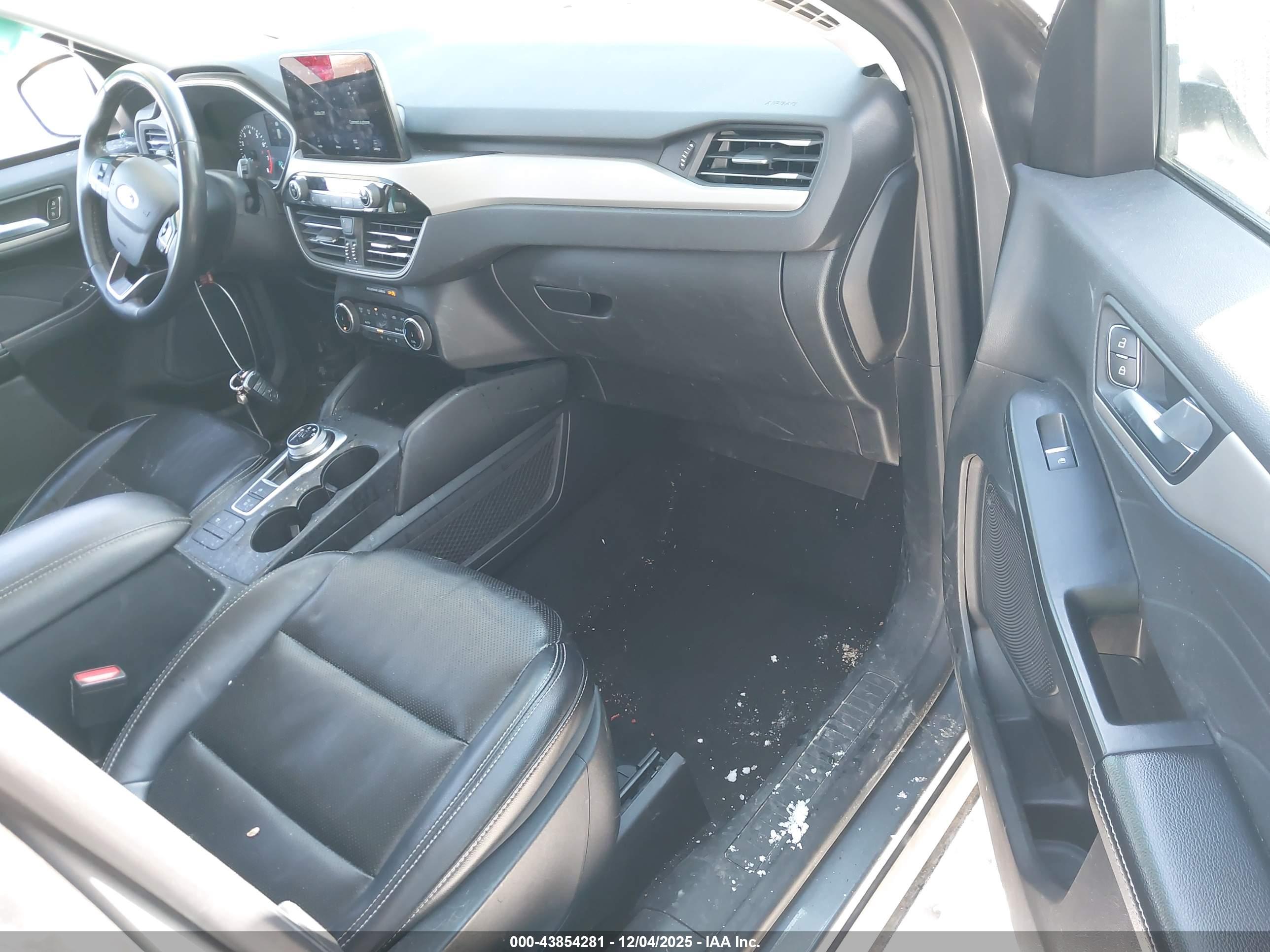 FORD ESCAPE image 5