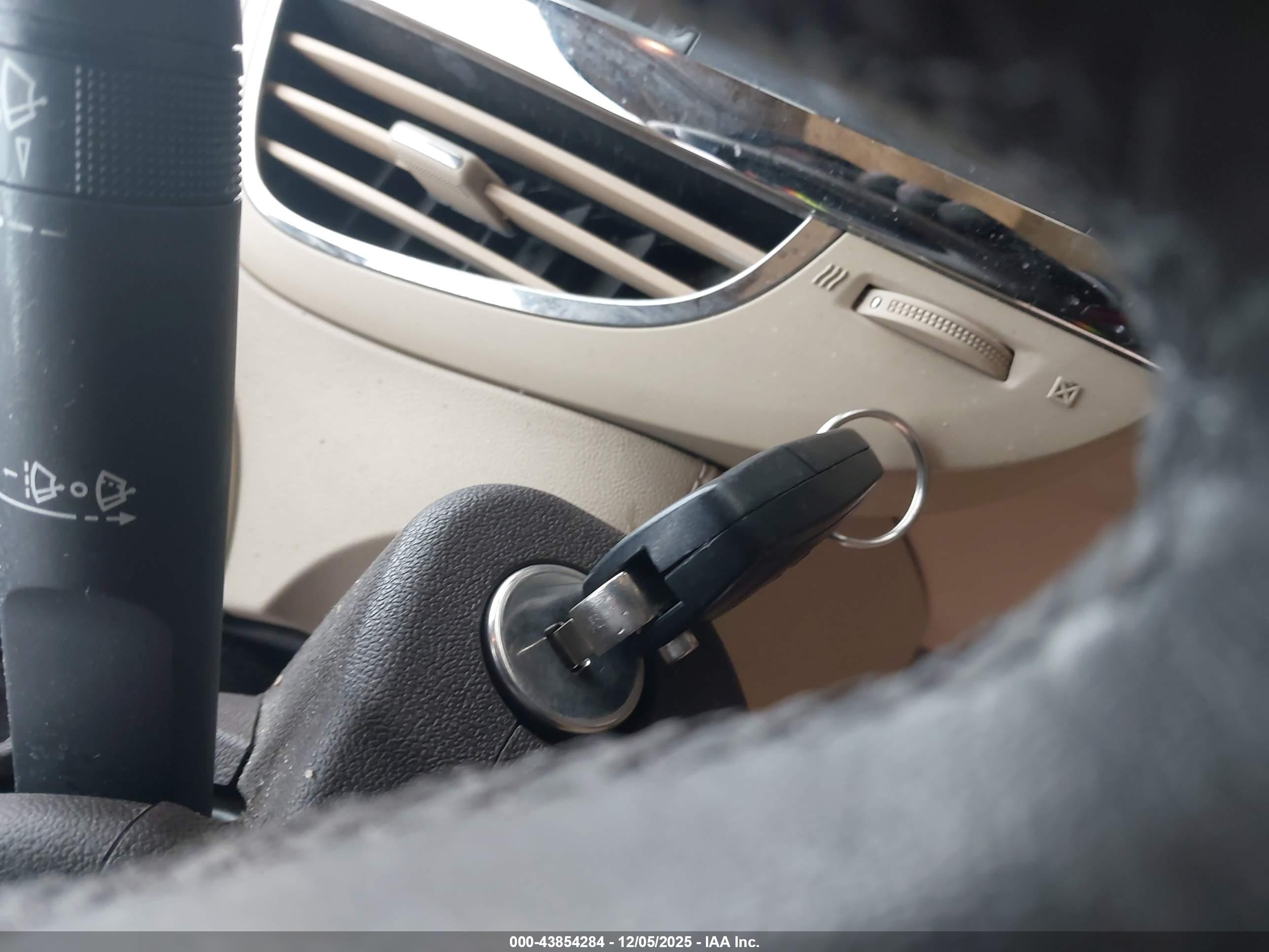 BUICK LACROSSE image 11