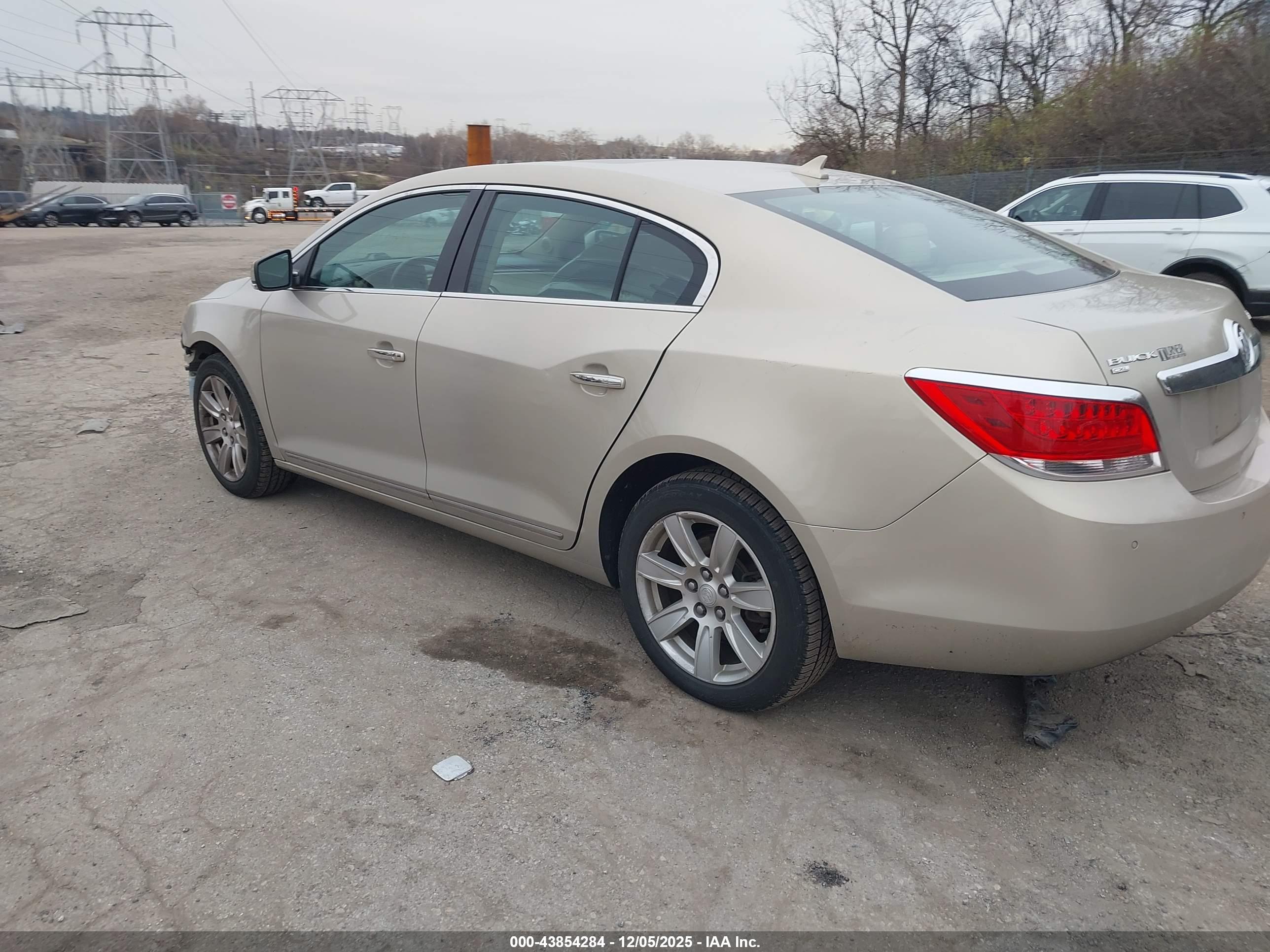 BUICK LACROSSE image 3