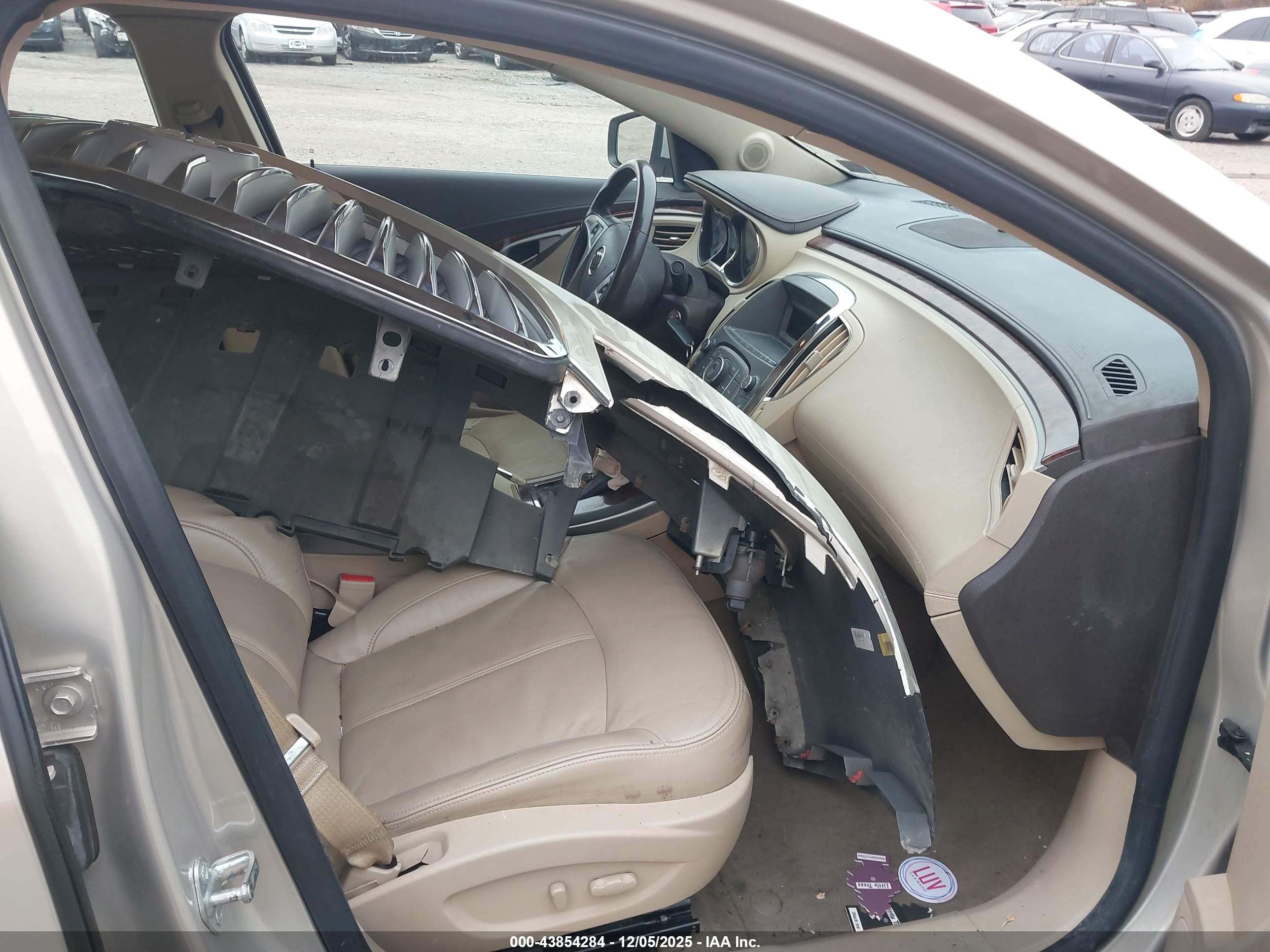 BUICK LACROSSE image 5