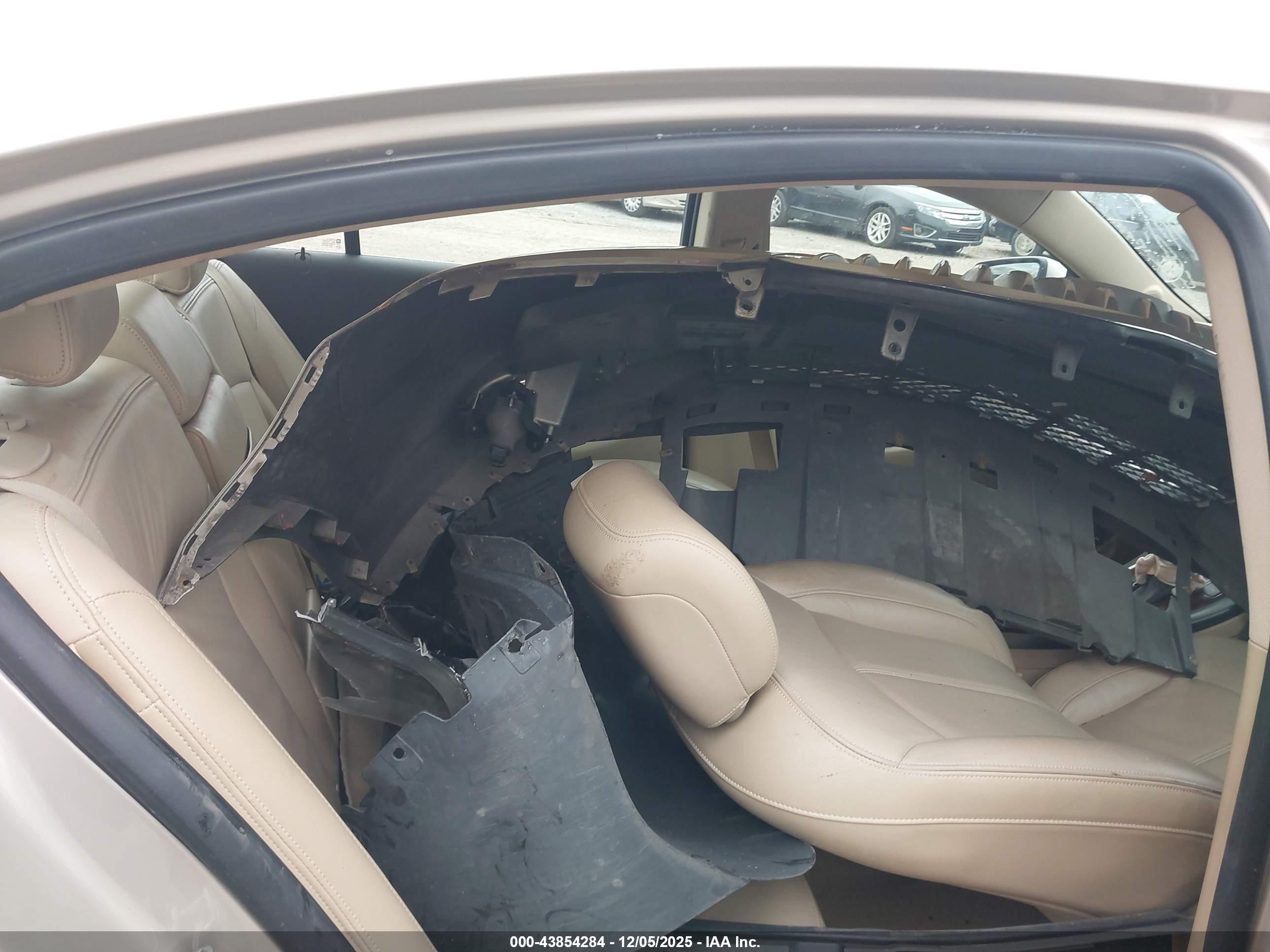 BUICK LACROSSE image 8