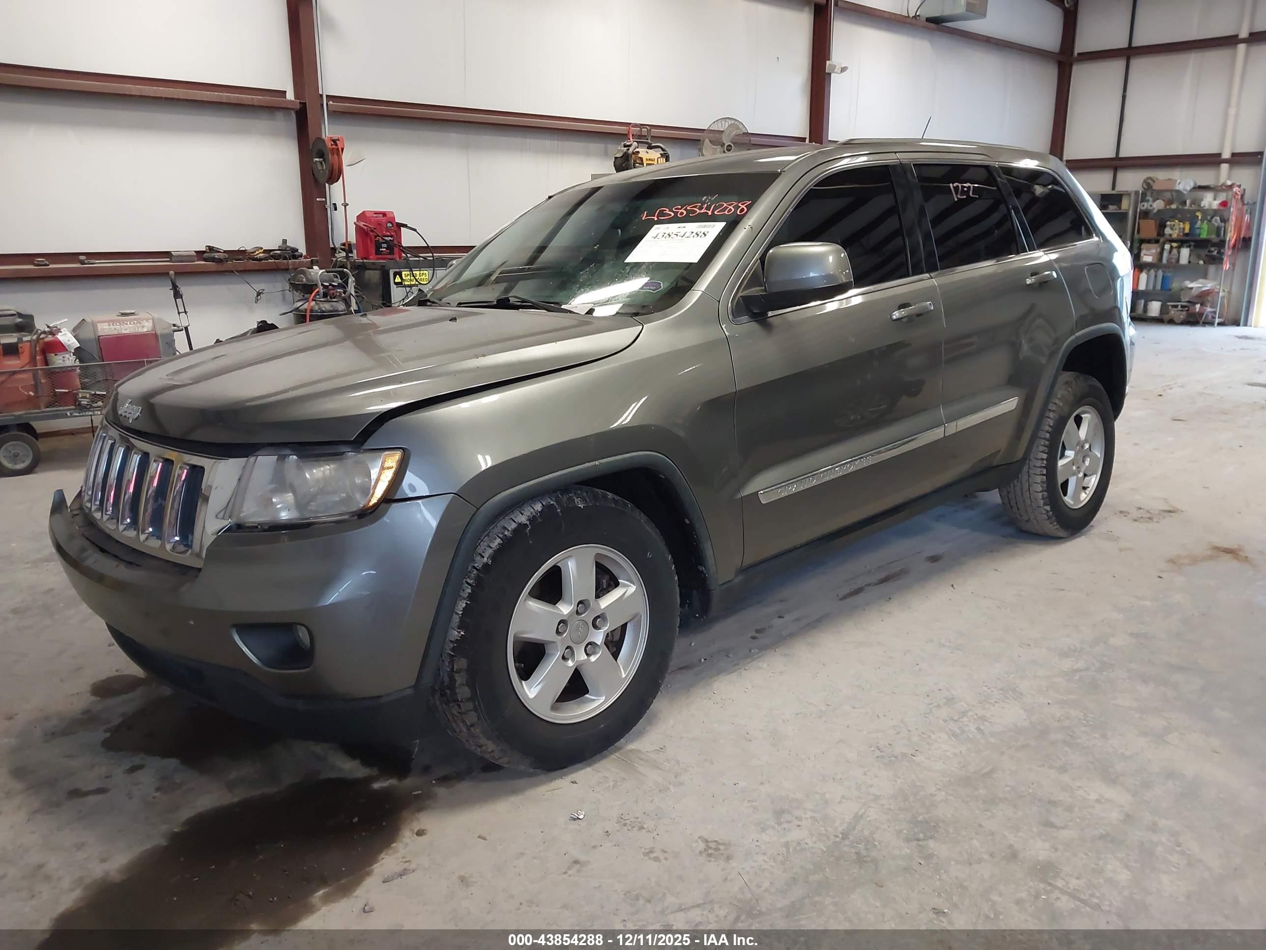 JEEP GRAND image 2