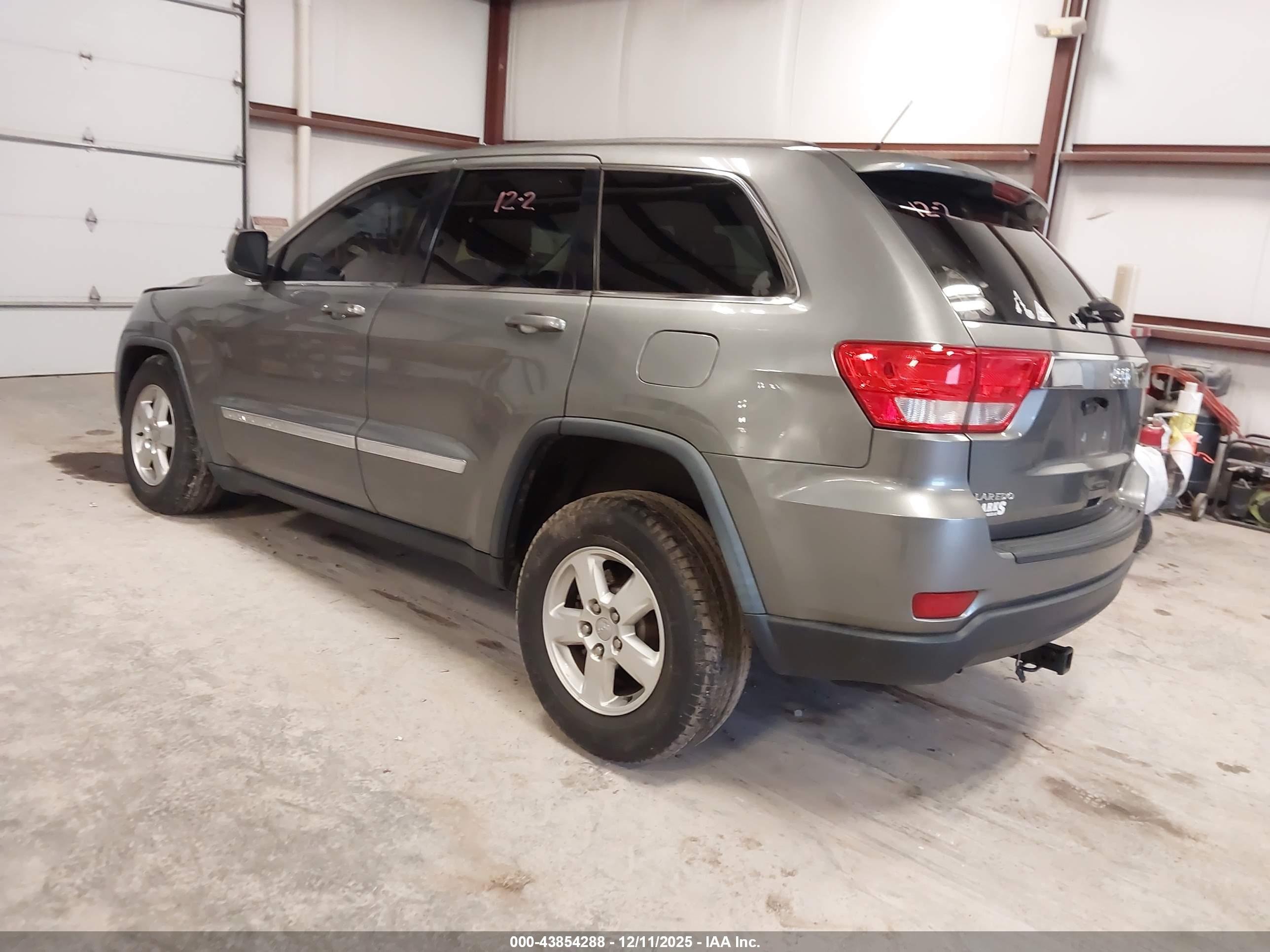 JEEP GRAND image 3