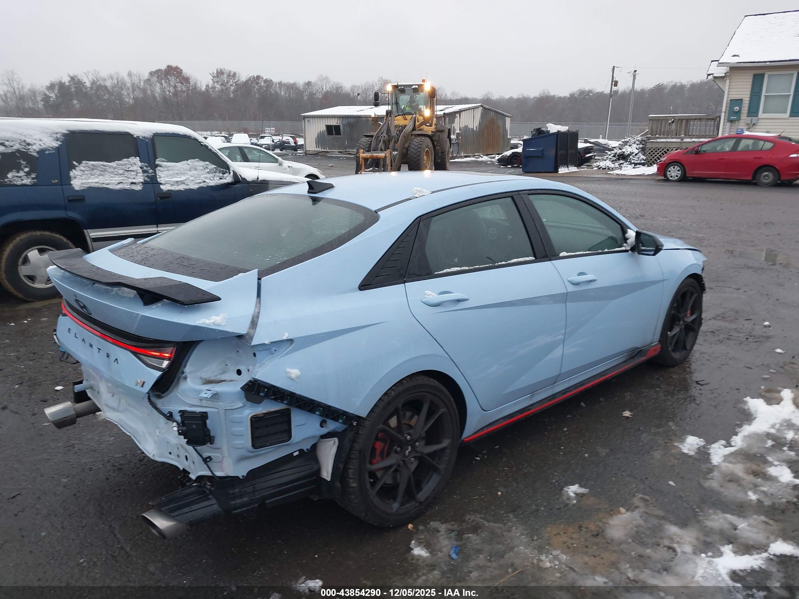 HYUNDAI ELANTRA image 4