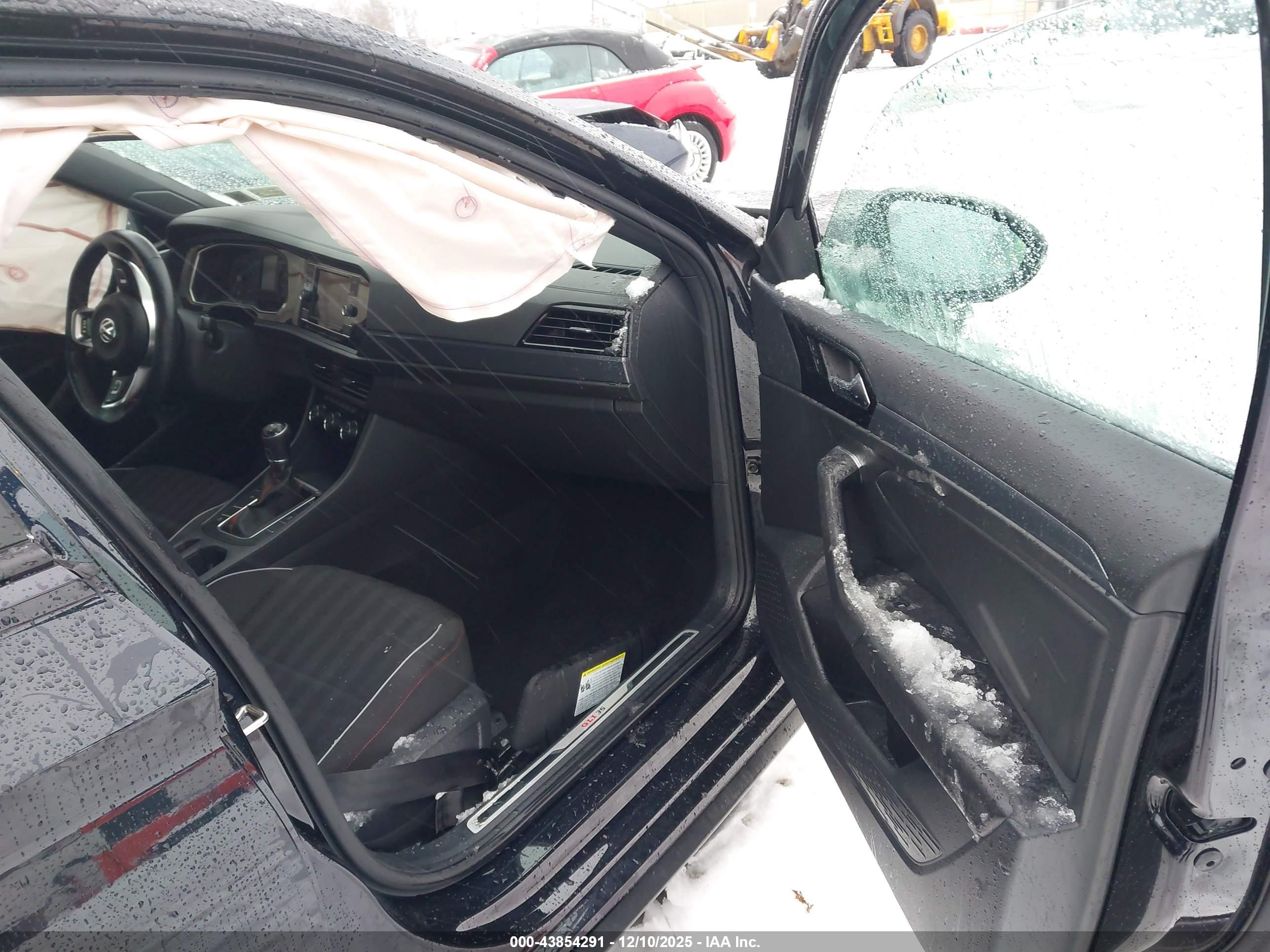 VOLKSWAGEN JETTA image 5
