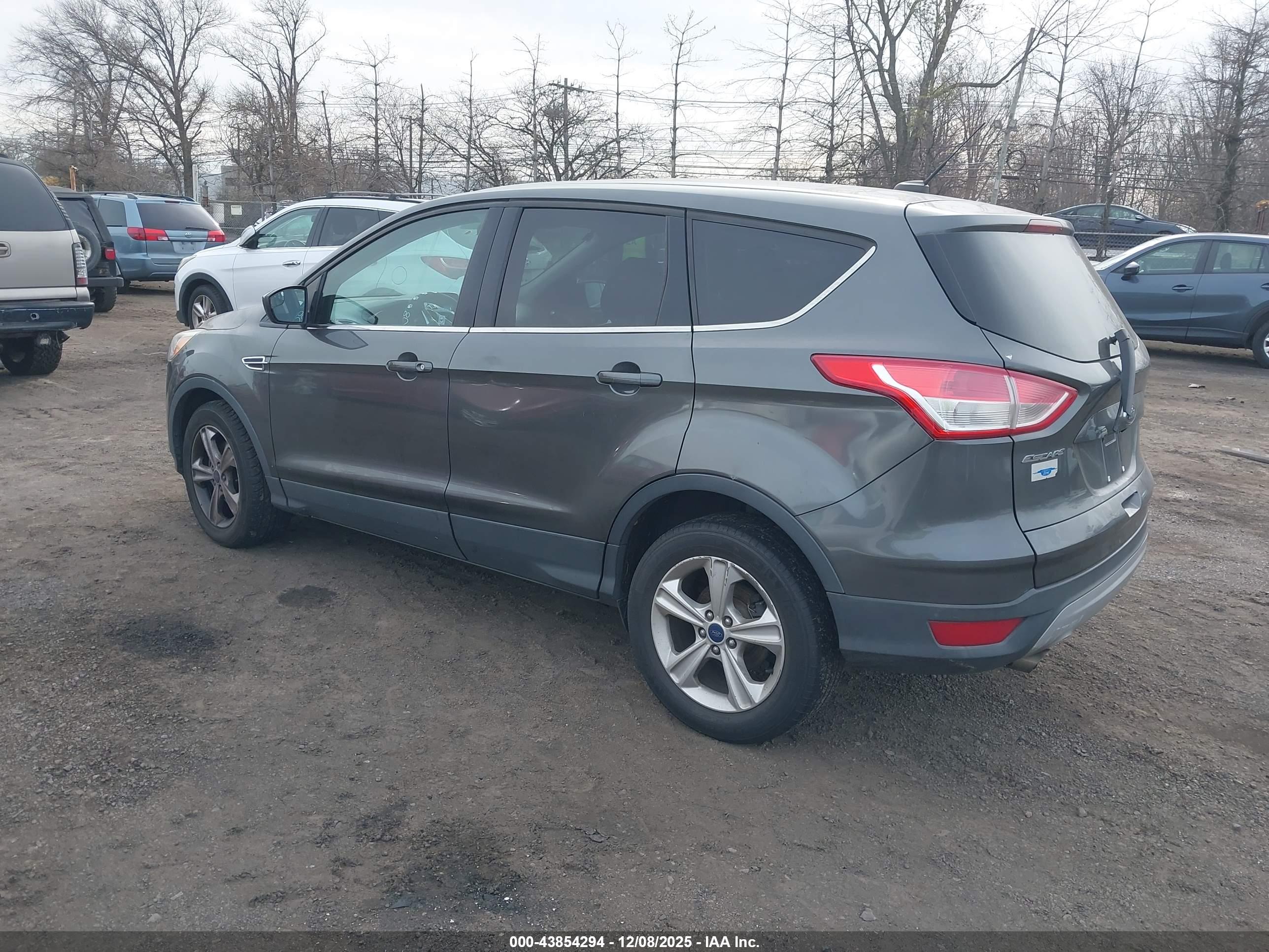 FORD ESCAPE image 3