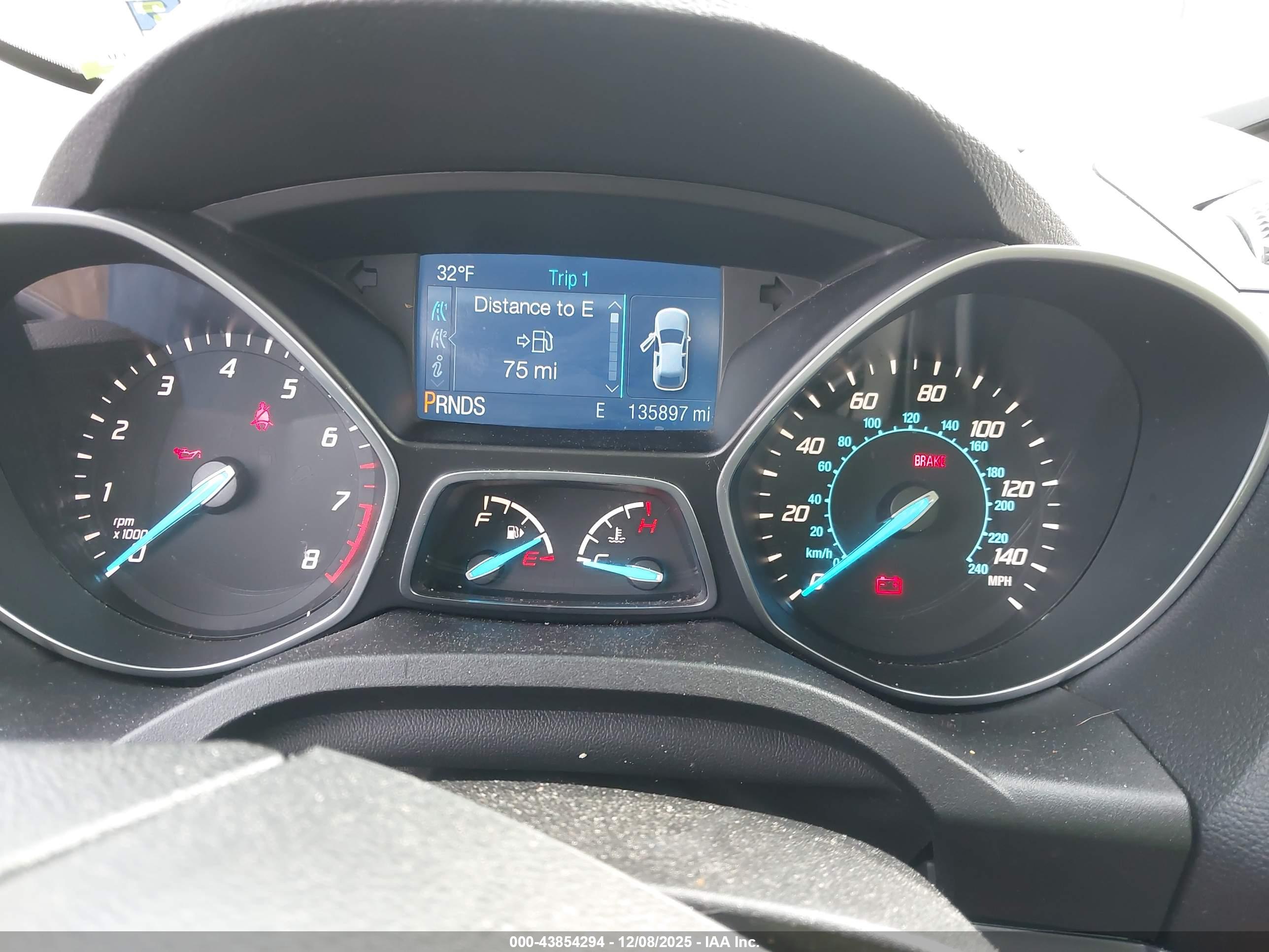 FORD ESCAPE image 7