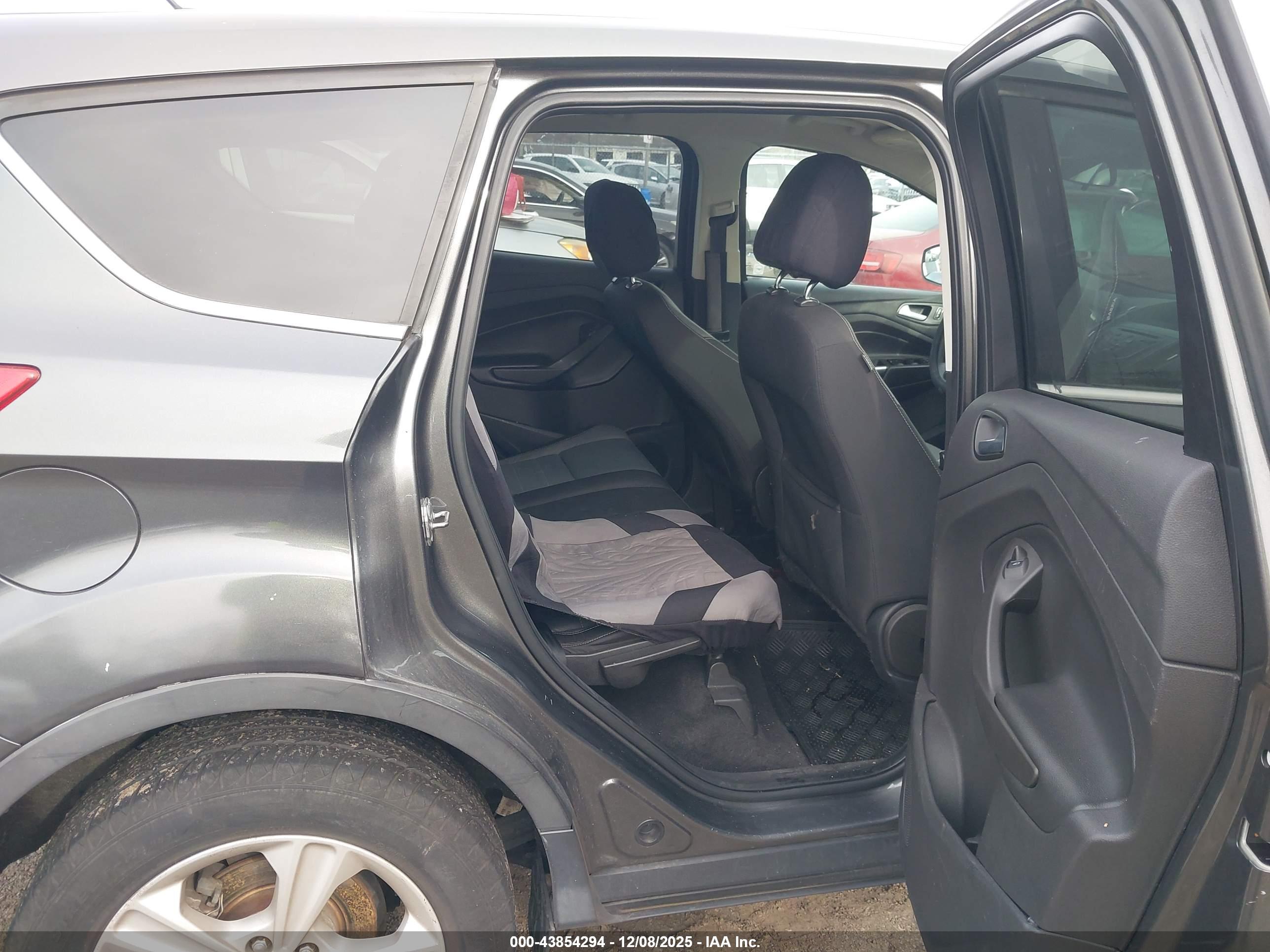 FORD ESCAPE image 8