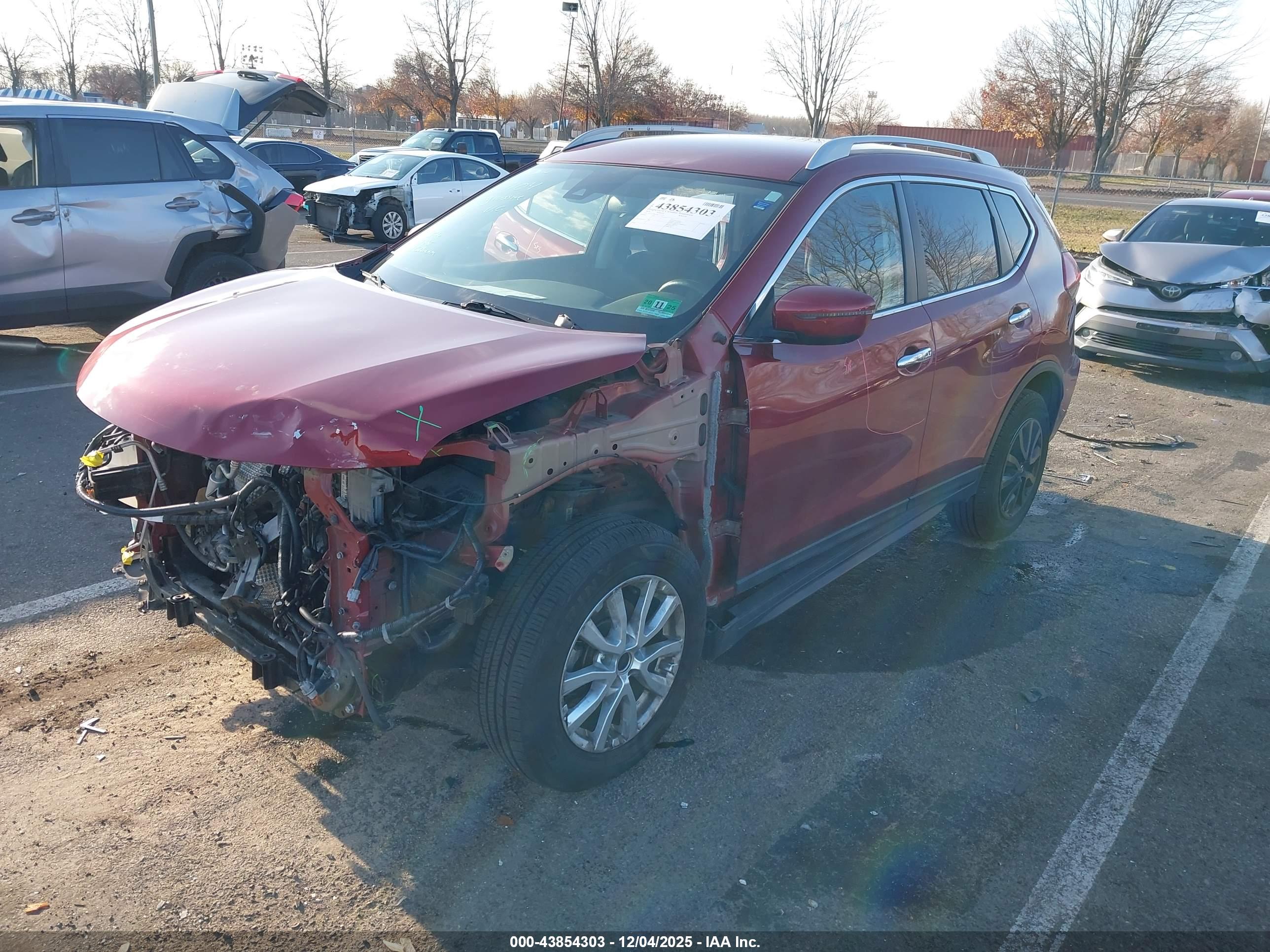 NISSAN ROGUE image 2
