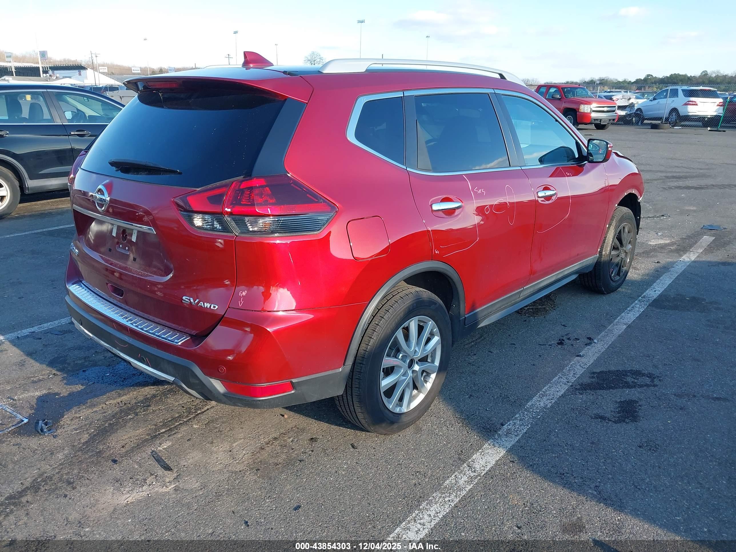NISSAN ROGUE image 4