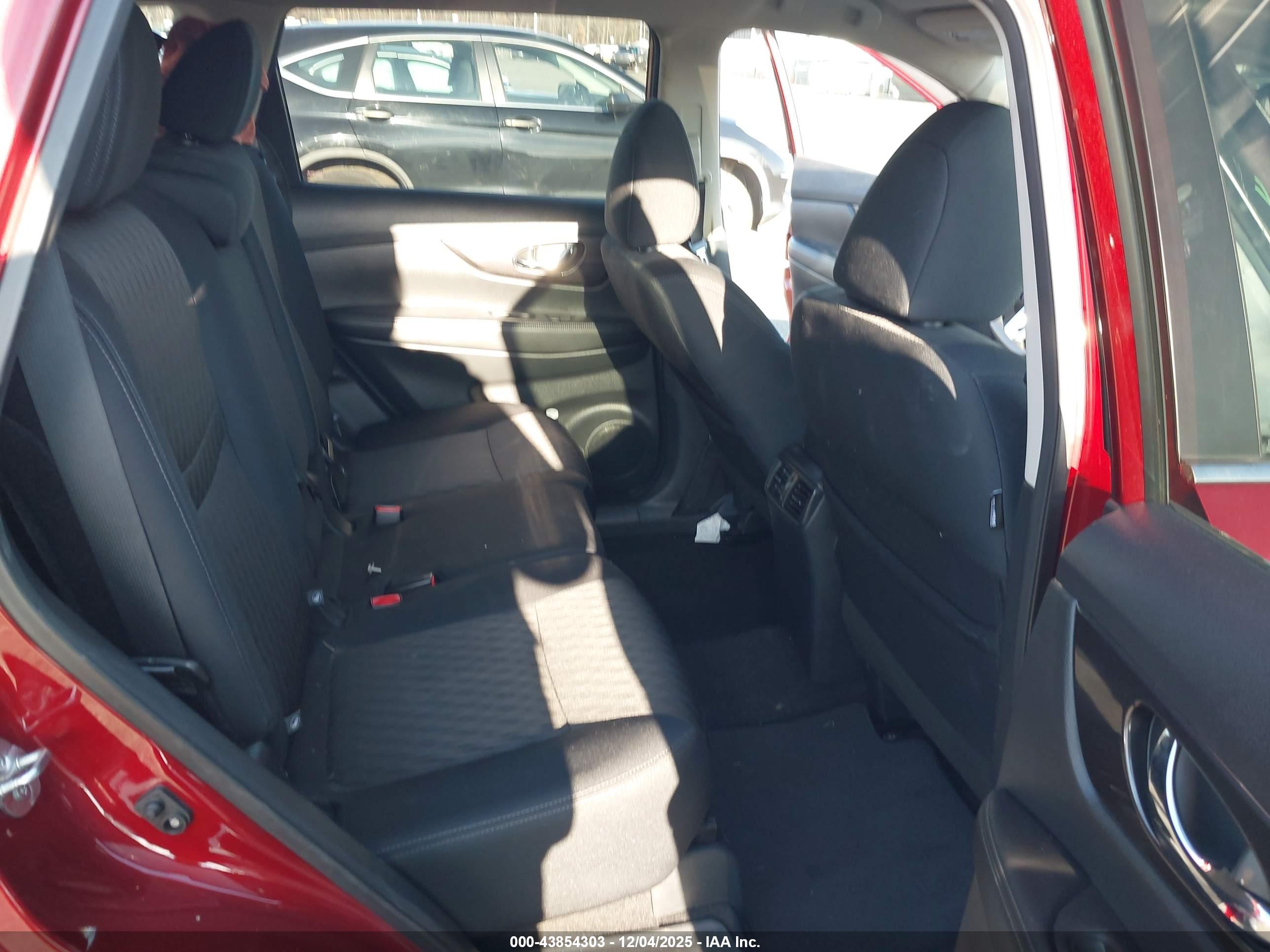 NISSAN ROGUE image 8