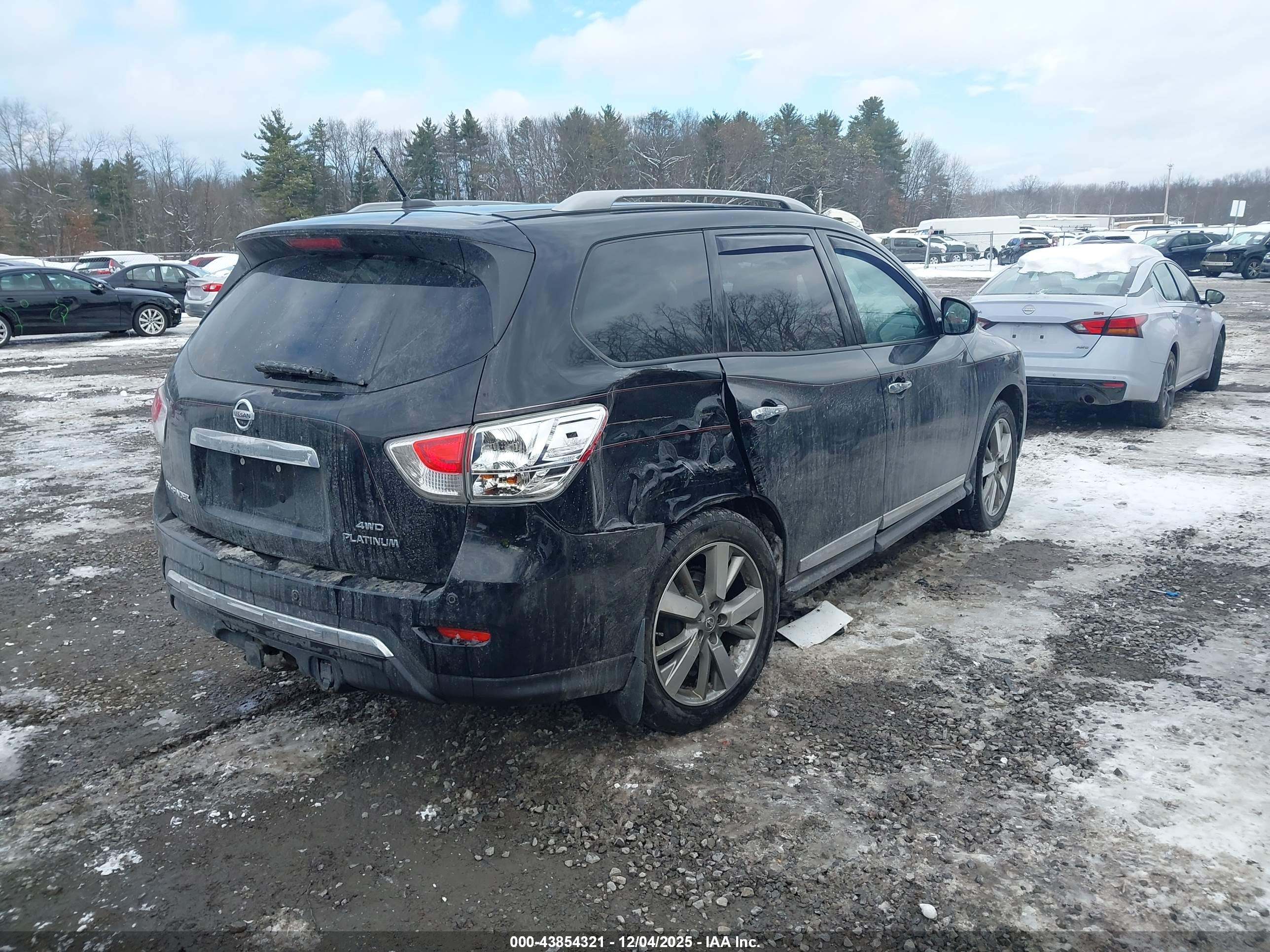 NISSAN PATHFINDER image 4