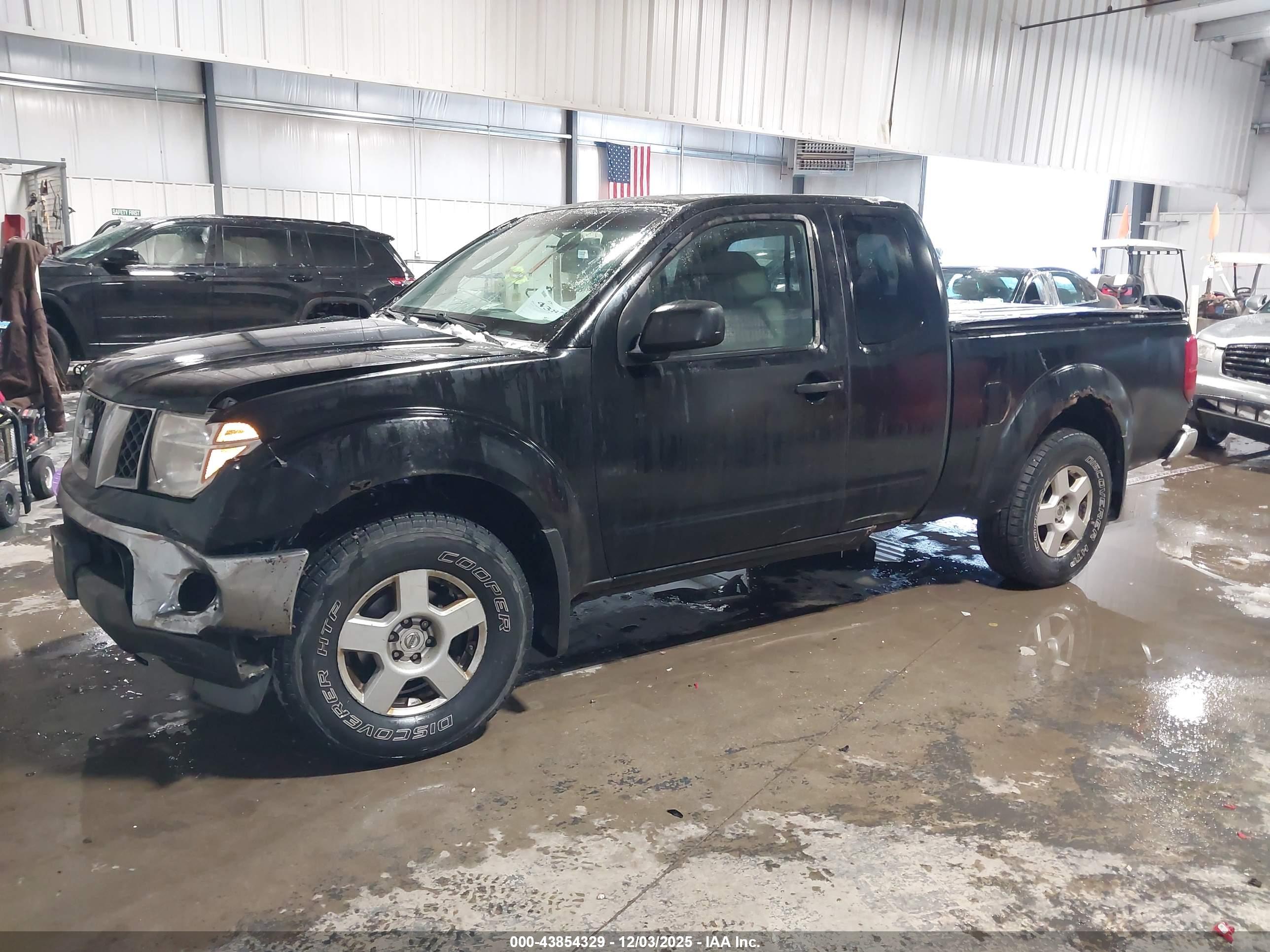 NISSAN FRONTIER image 2