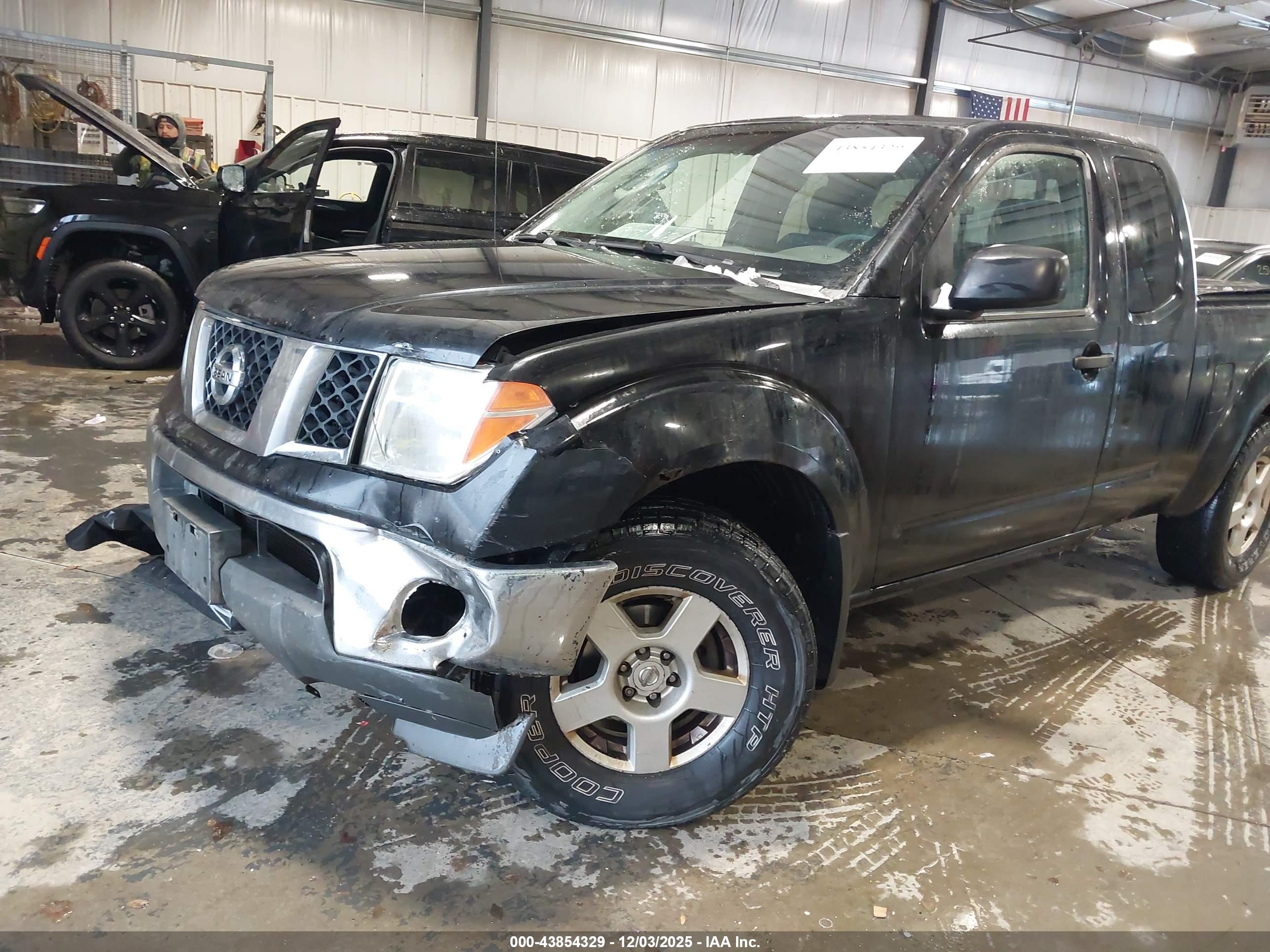 NISSAN FRONTIER image 6