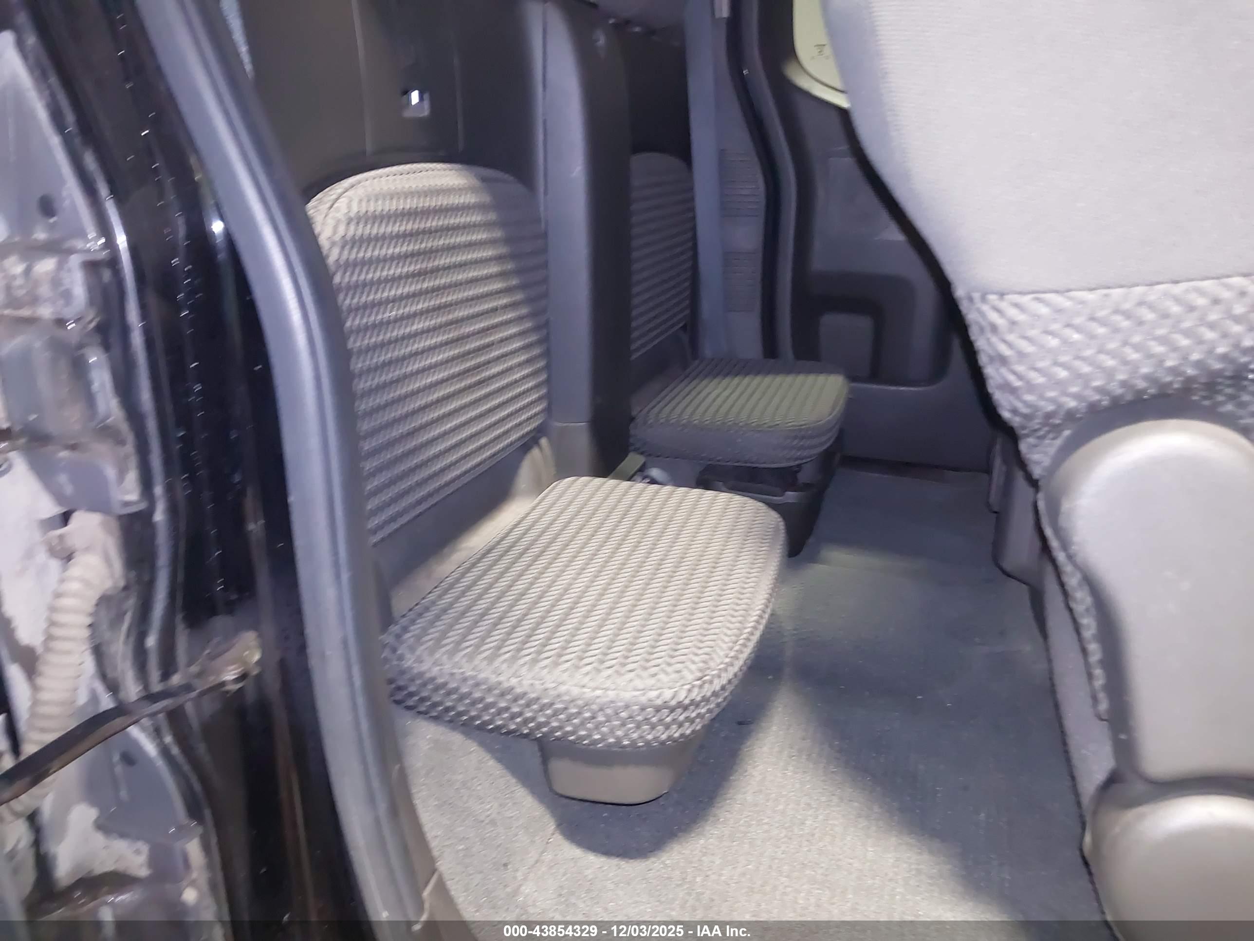 NISSAN FRONTIER image 8