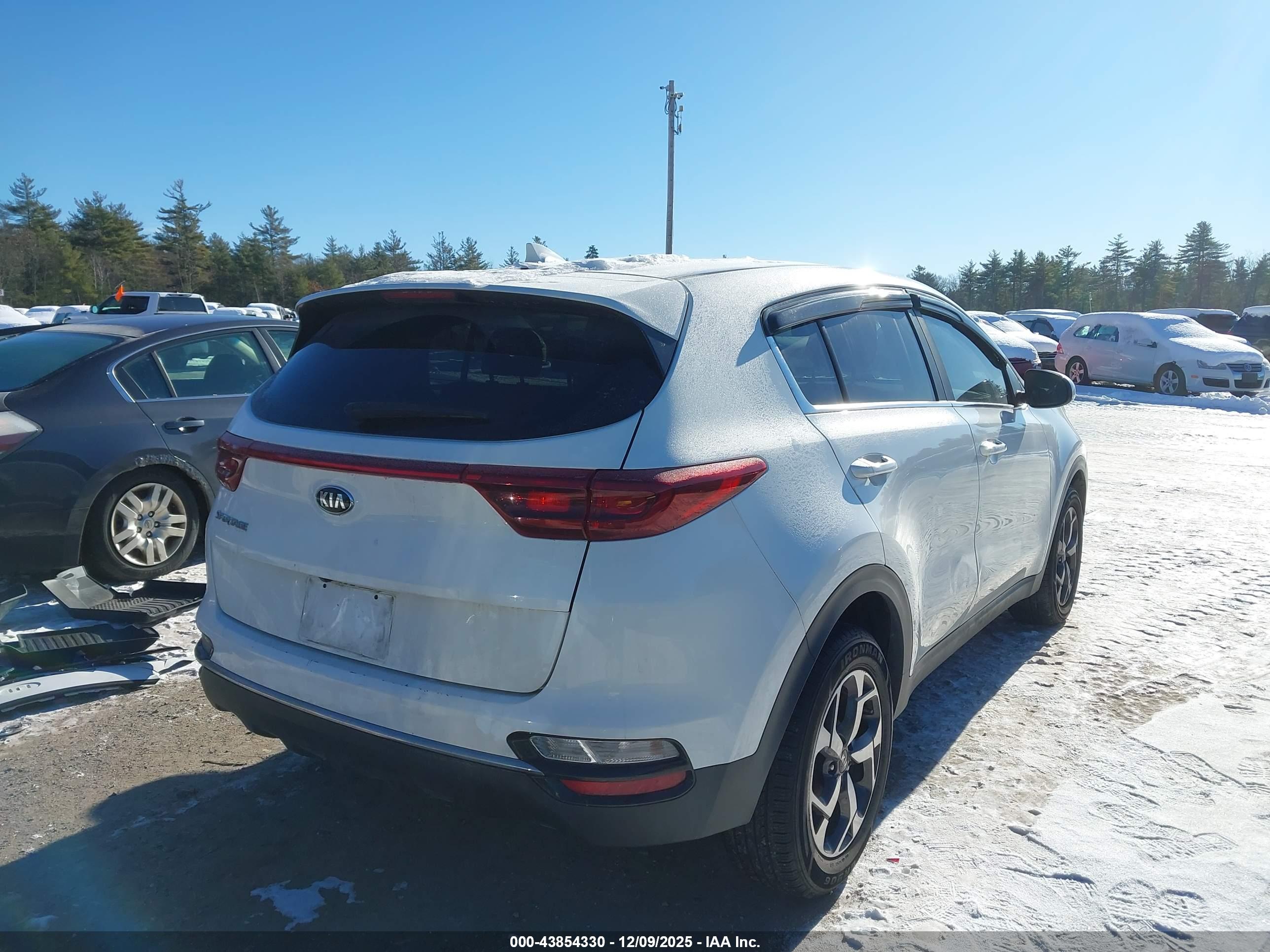 KIA SPORTAGE image 4