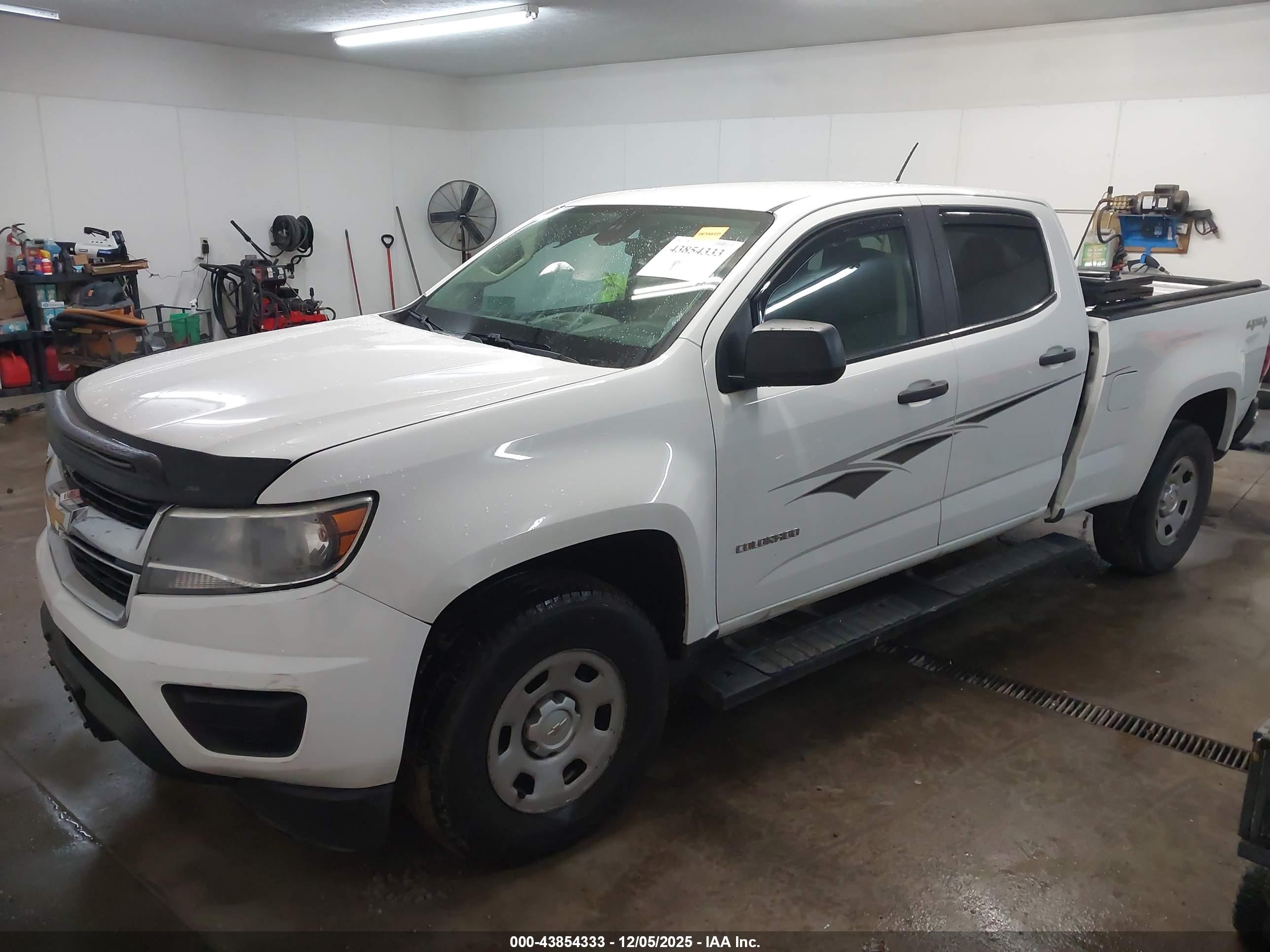 CHEVROLET COLORADO image 2