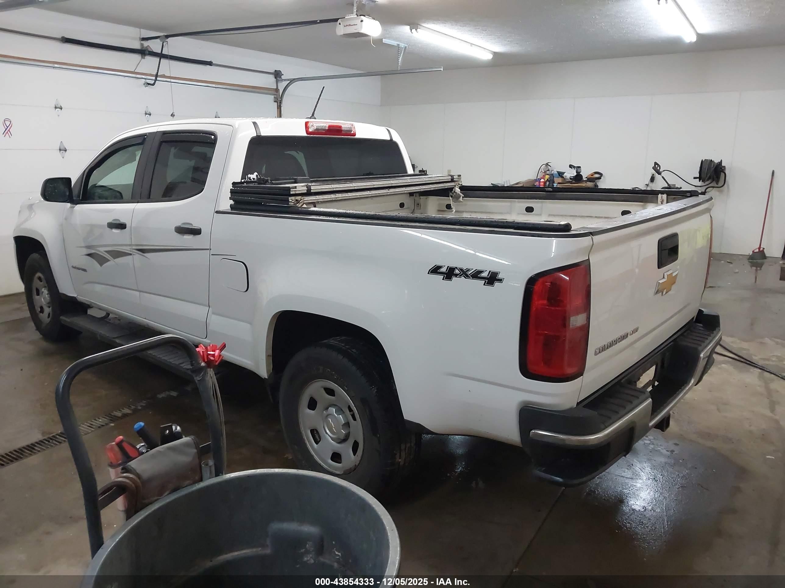CHEVROLET COLORADO image 3