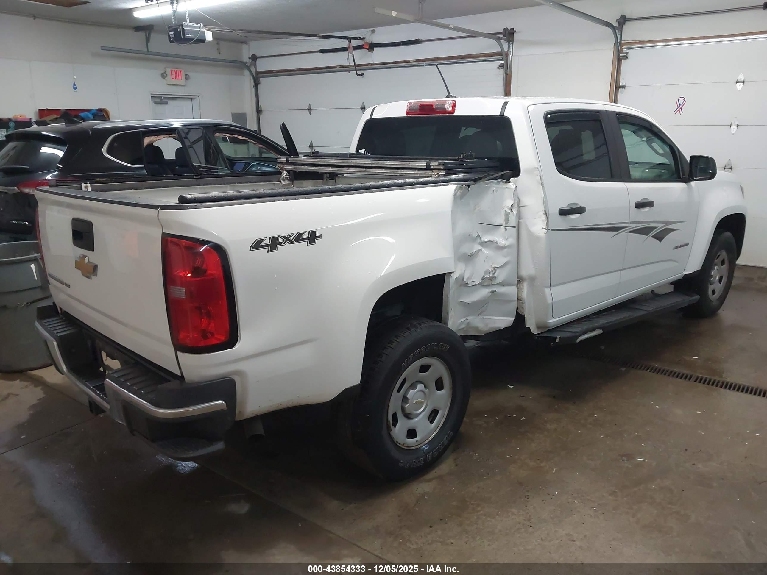 CHEVROLET COLORADO image 4