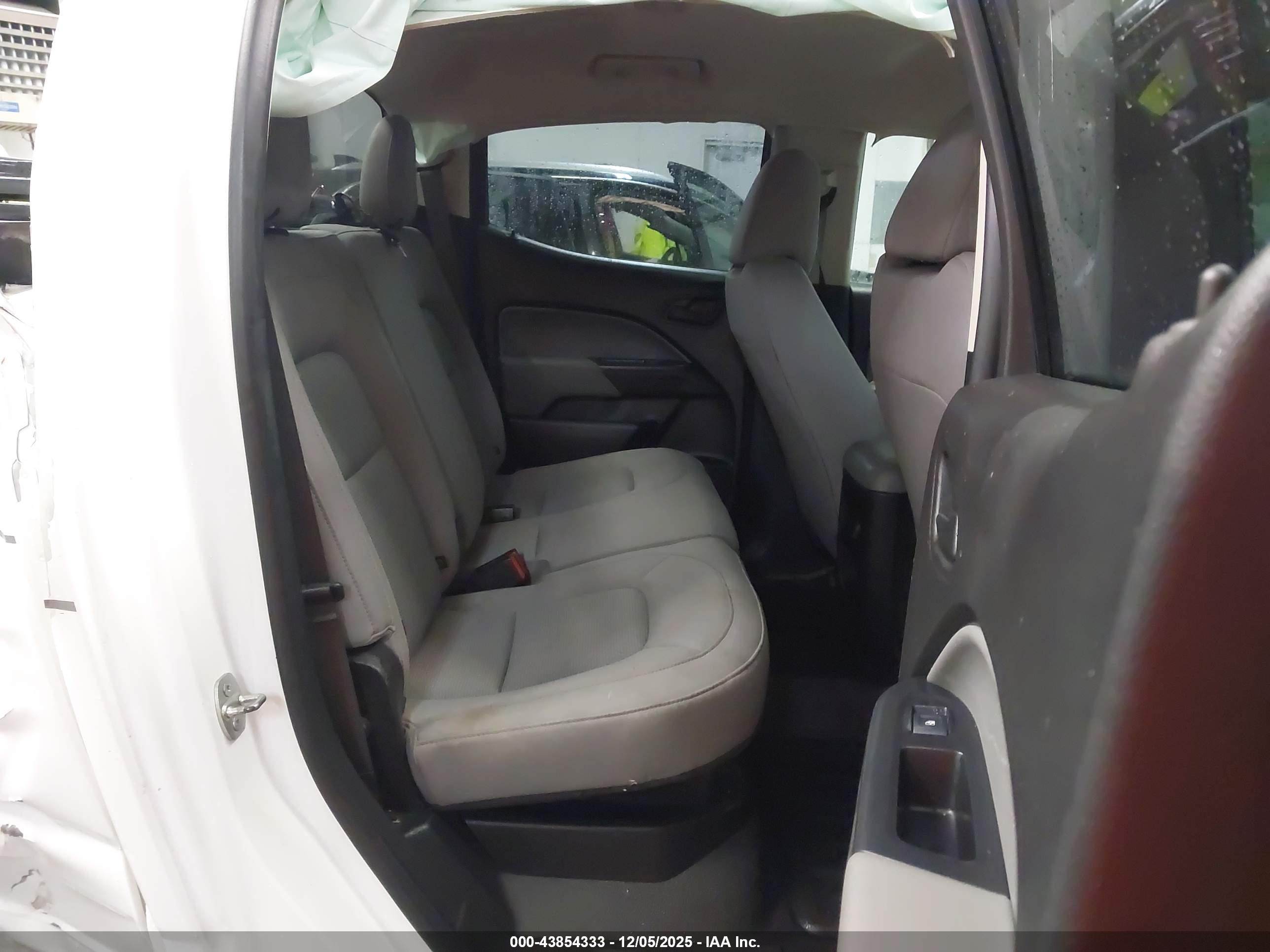 CHEVROLET COLORADO image 8