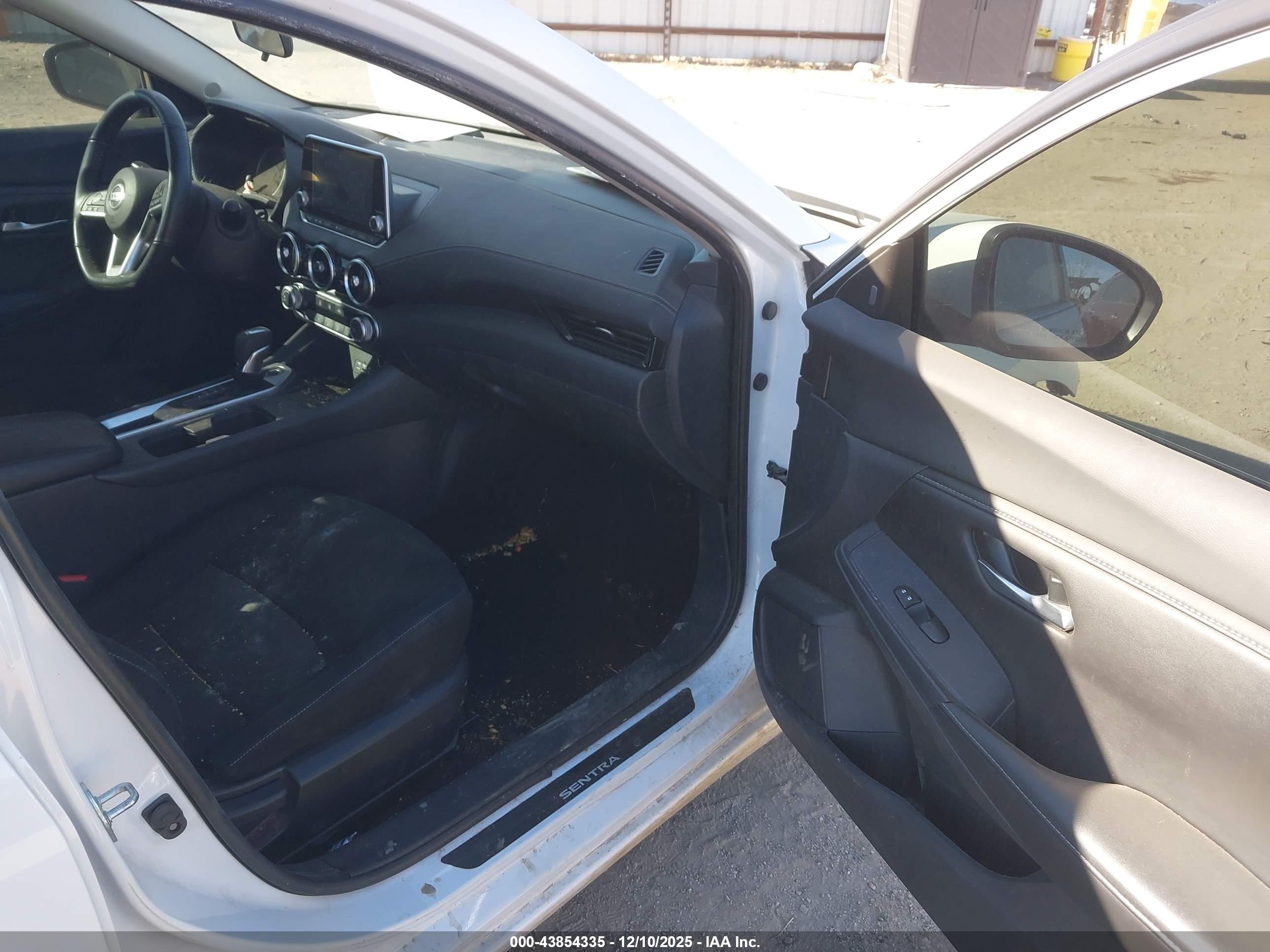 NISSAN SENTRA image 5